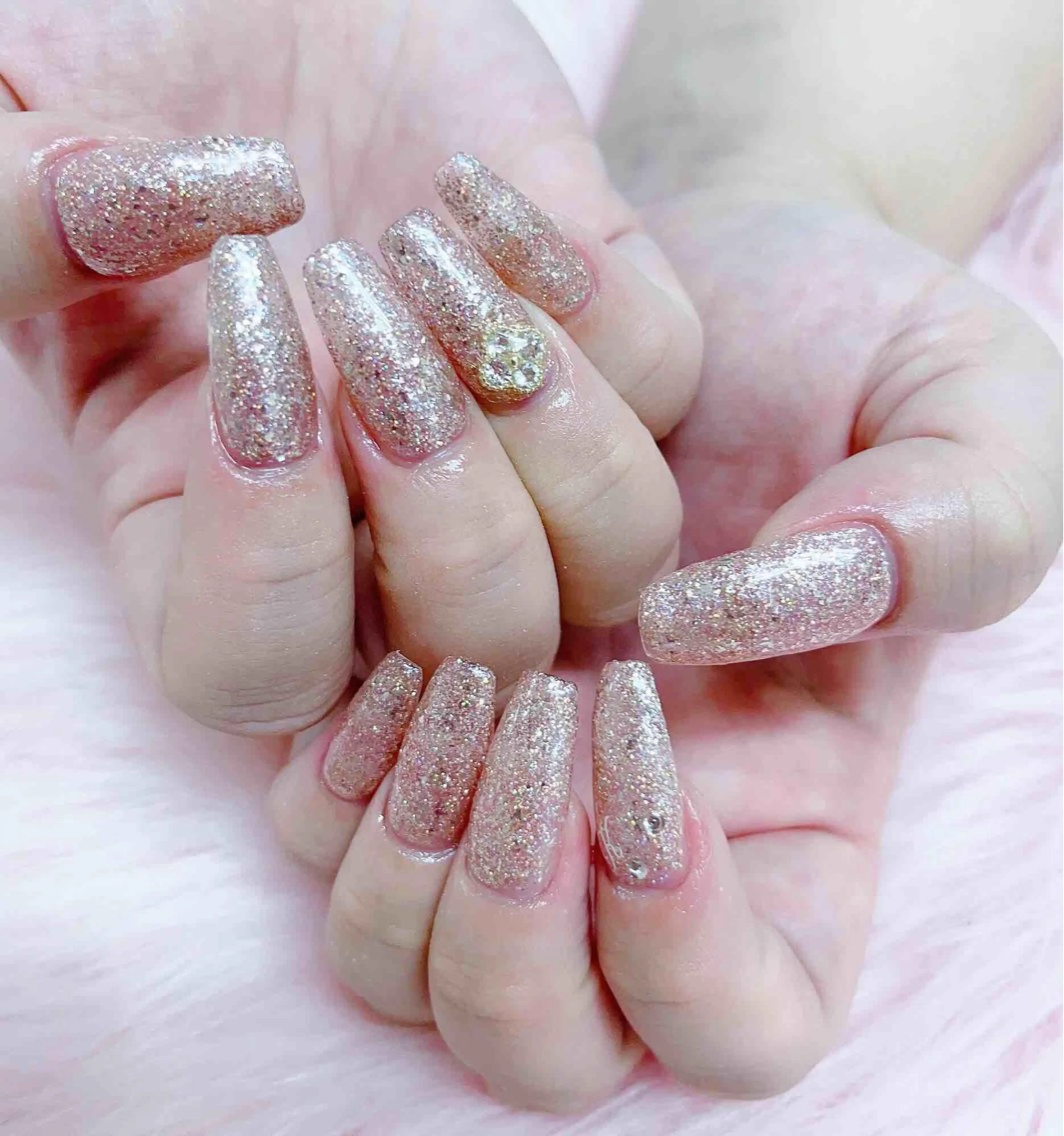 ネイル ハンドネイル MoonNail ユリ🌸のネイルデザイン