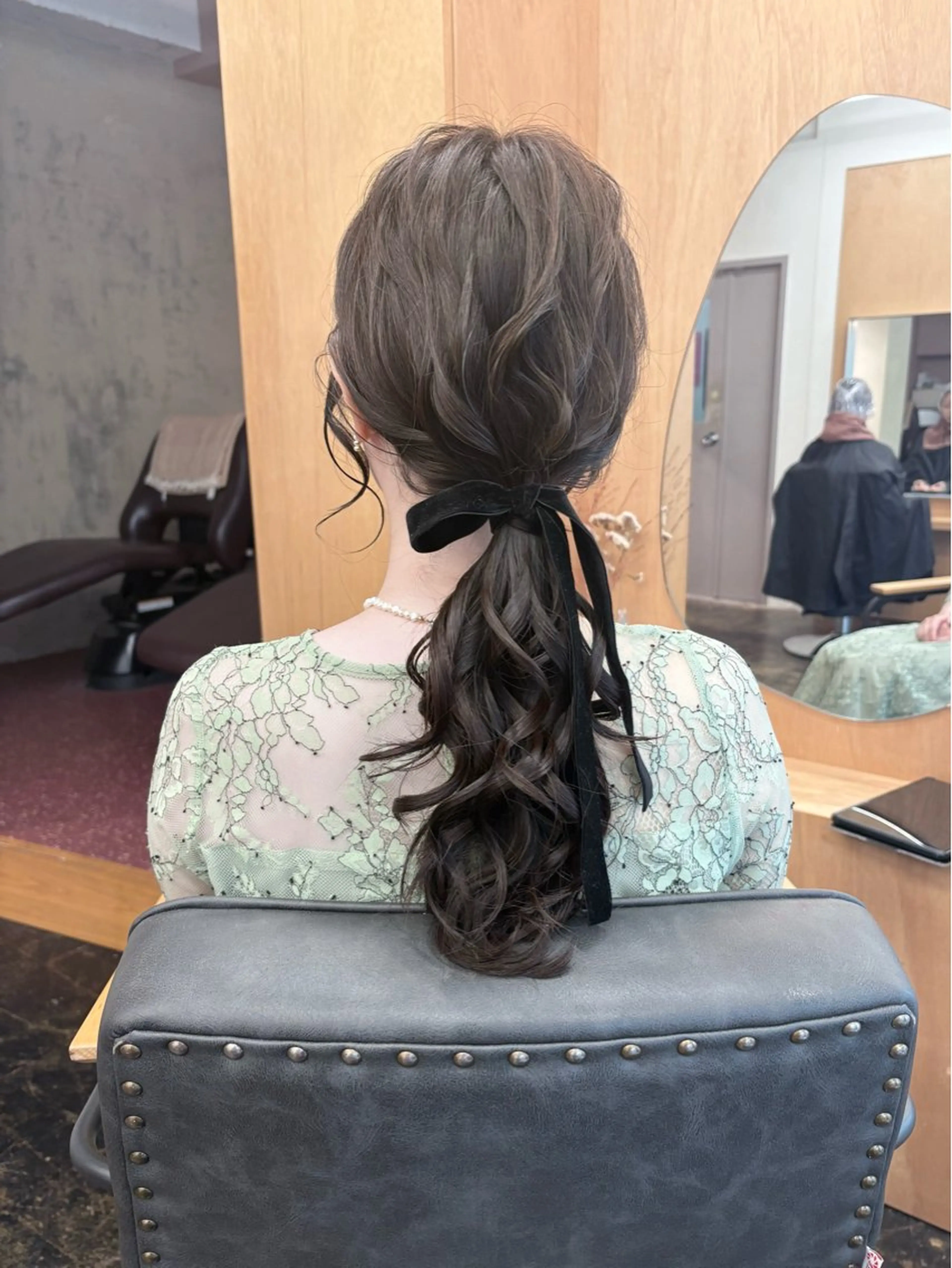 セミロング ヘアアレンジ ヘアセット karin🌛ボブ／ 透明感たっぷりカラーのヘアスタイル