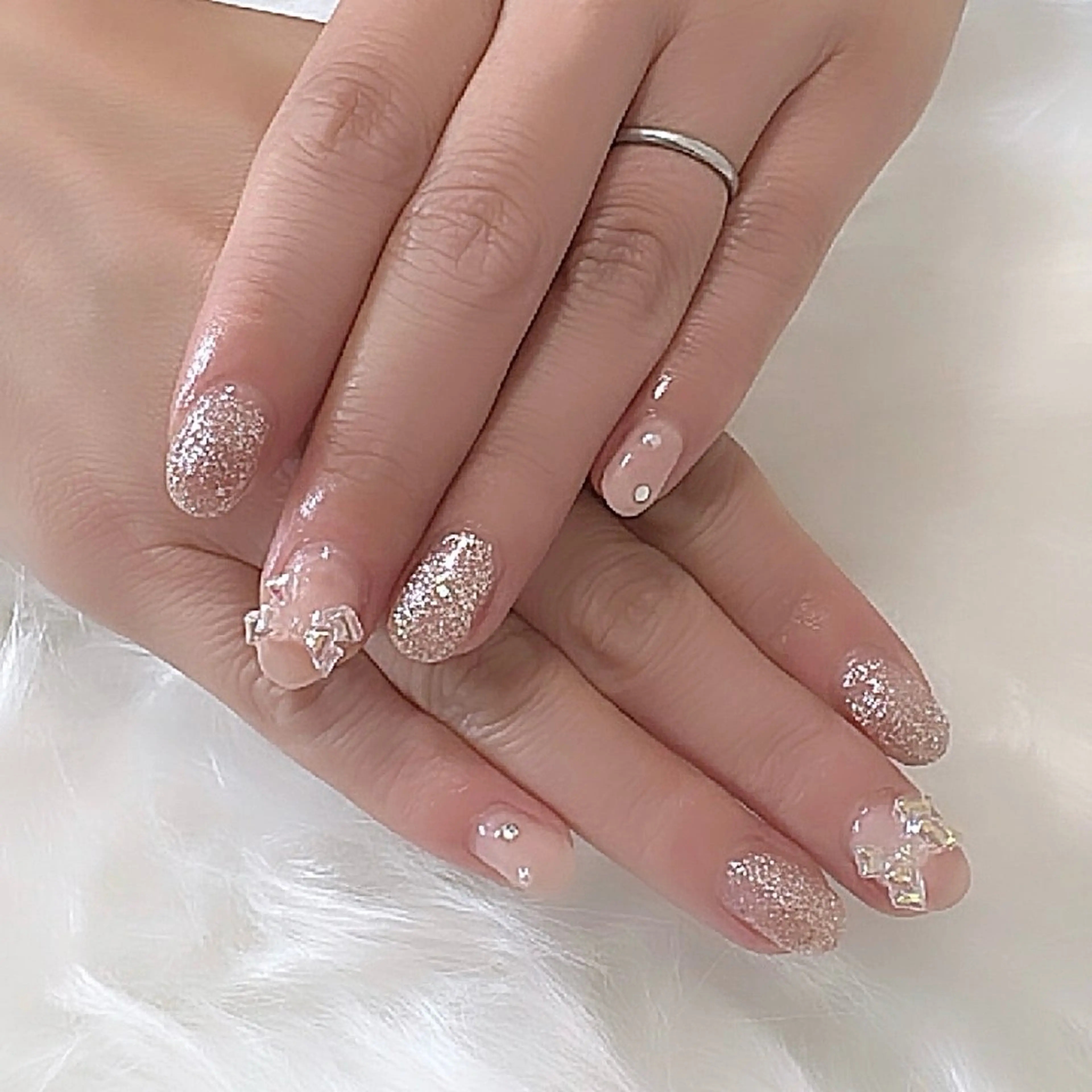 ネイル シュシュ 🎀 girly nailのネイルデザイン