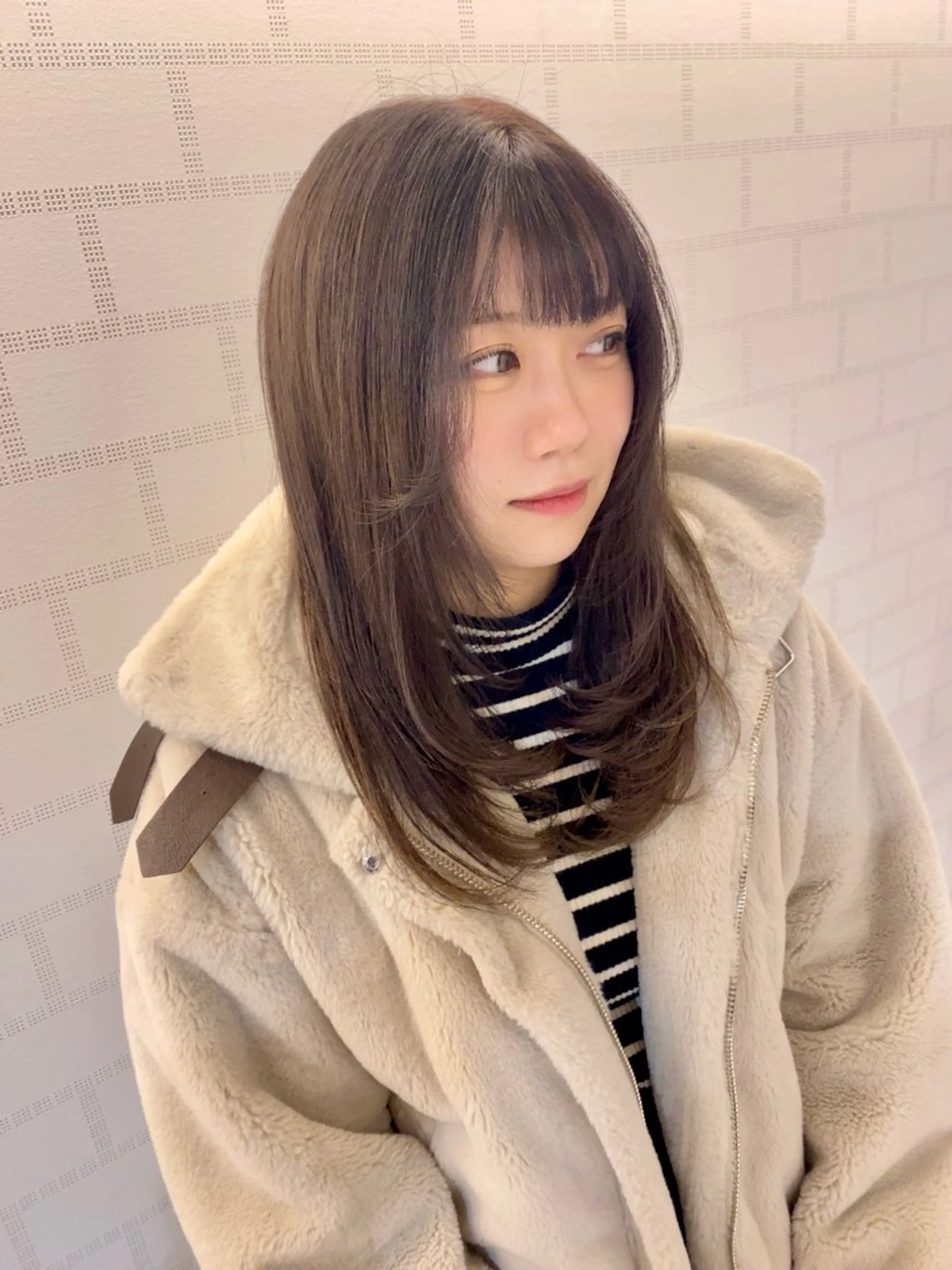 セミロング 顔周りカット レイヤーカット 💎髪質改善💎艶髪 💎ブリーチ💎津村のヘアスタイル