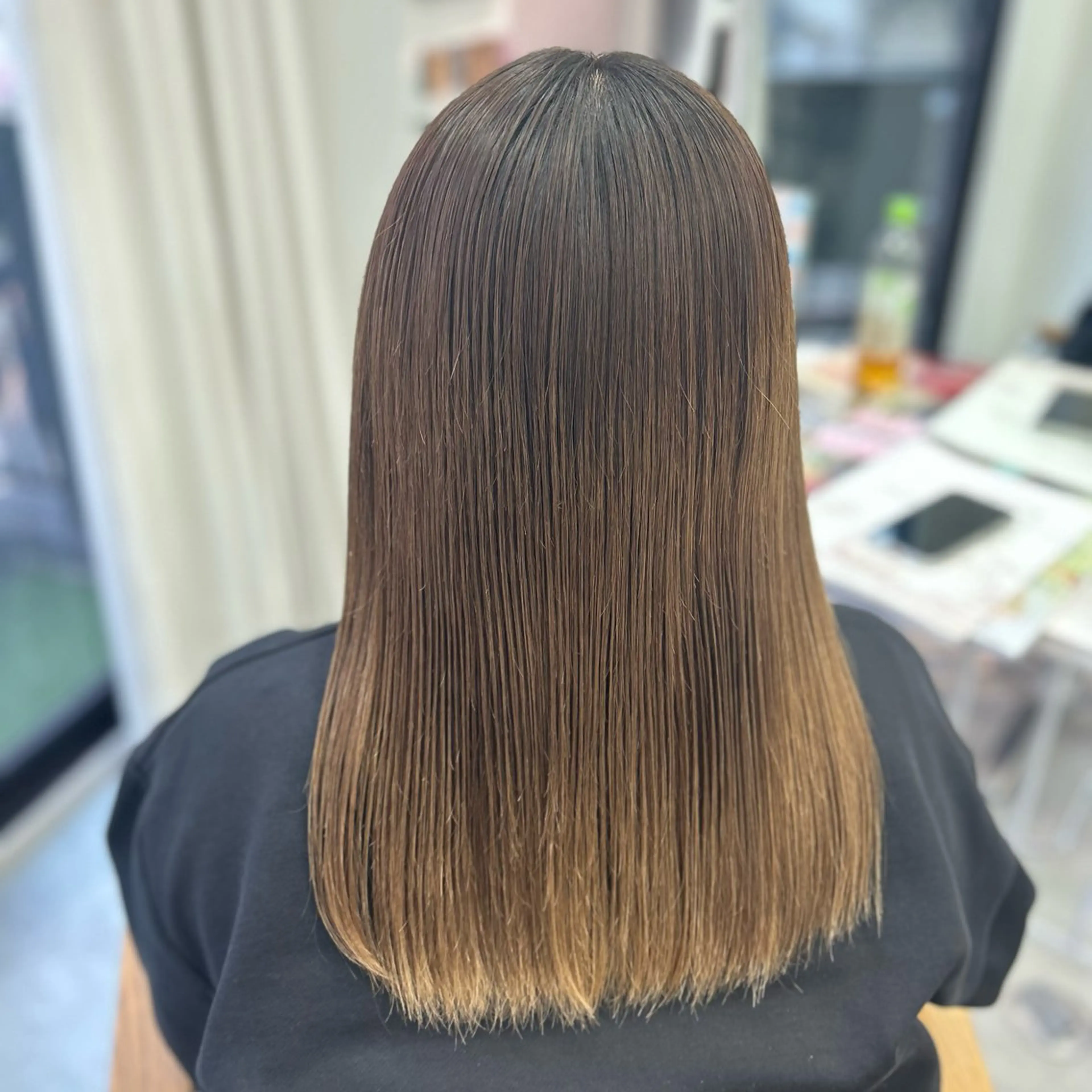 セミロング ☘️中明度カラー/ 縮毛矯正ナミ☘️のヘアスタイル