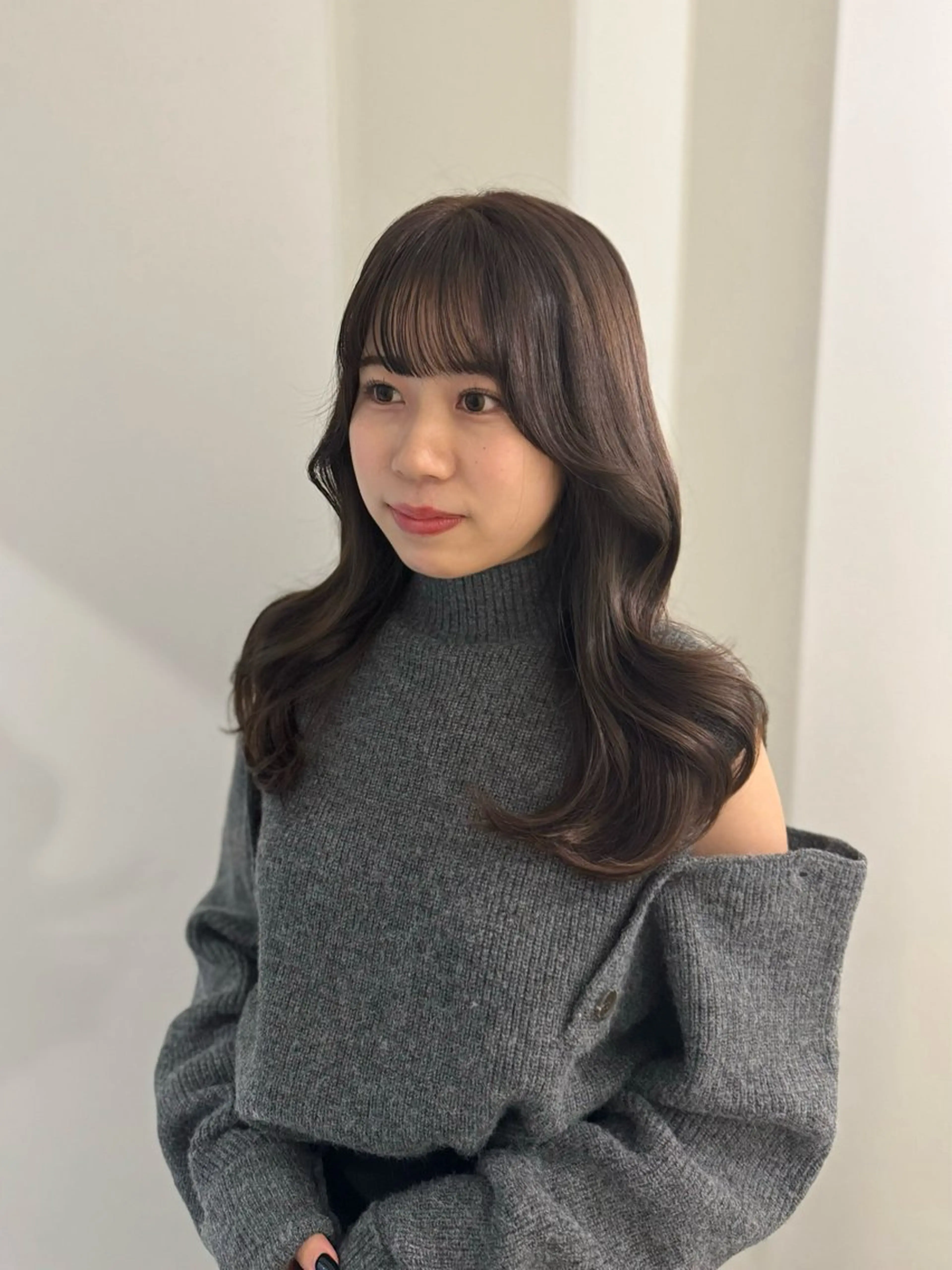 ロング カラー 内沼 恵留菜のヘアスタイル