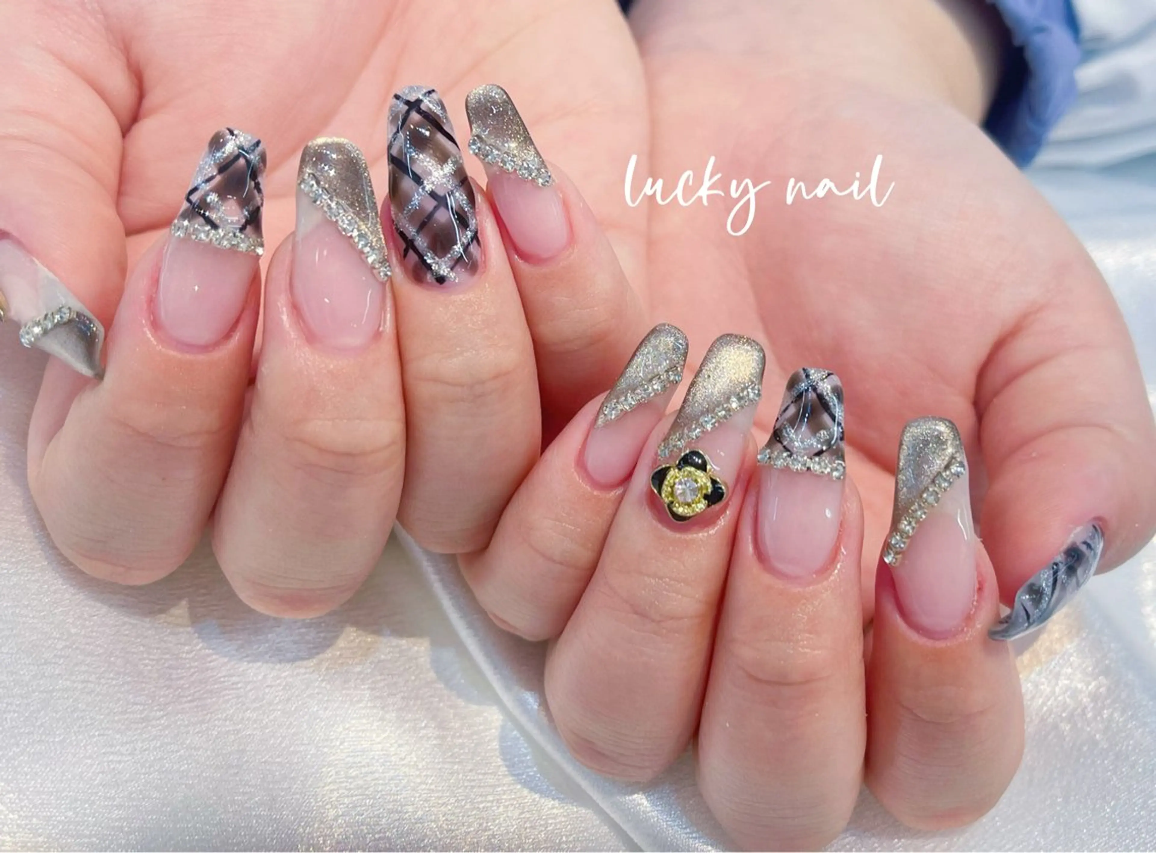 ネイル チークネイル 長さ出し ジェルネイル マグネットネイル 持ち込み ハンドネイル ハンドケア ラッキーネイルサロン 西川口東口店のネイルデザイン