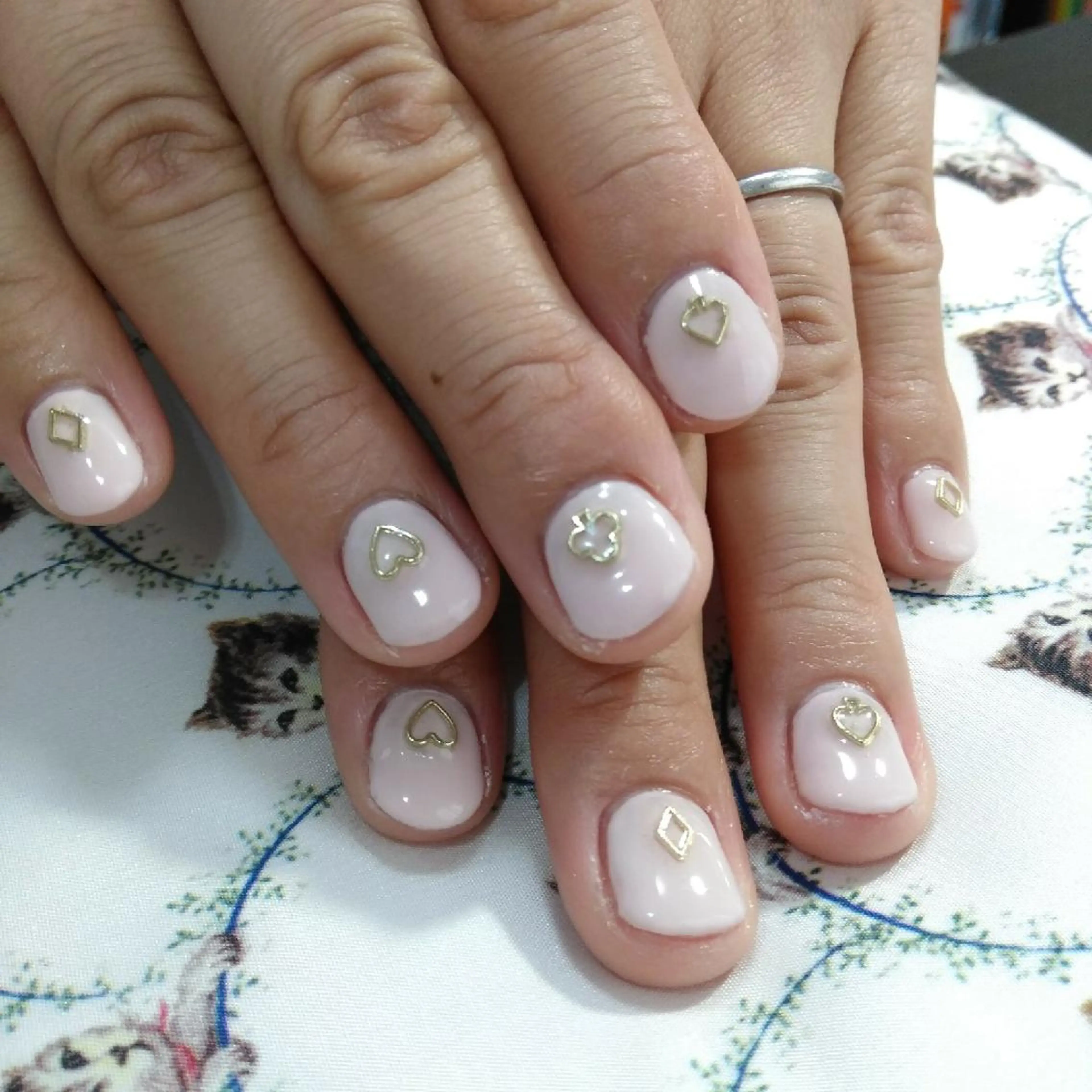 ネイル ワンカラーネイル ストーンネイル ハンドネイル 柴崎 美幸のネイルデザイン