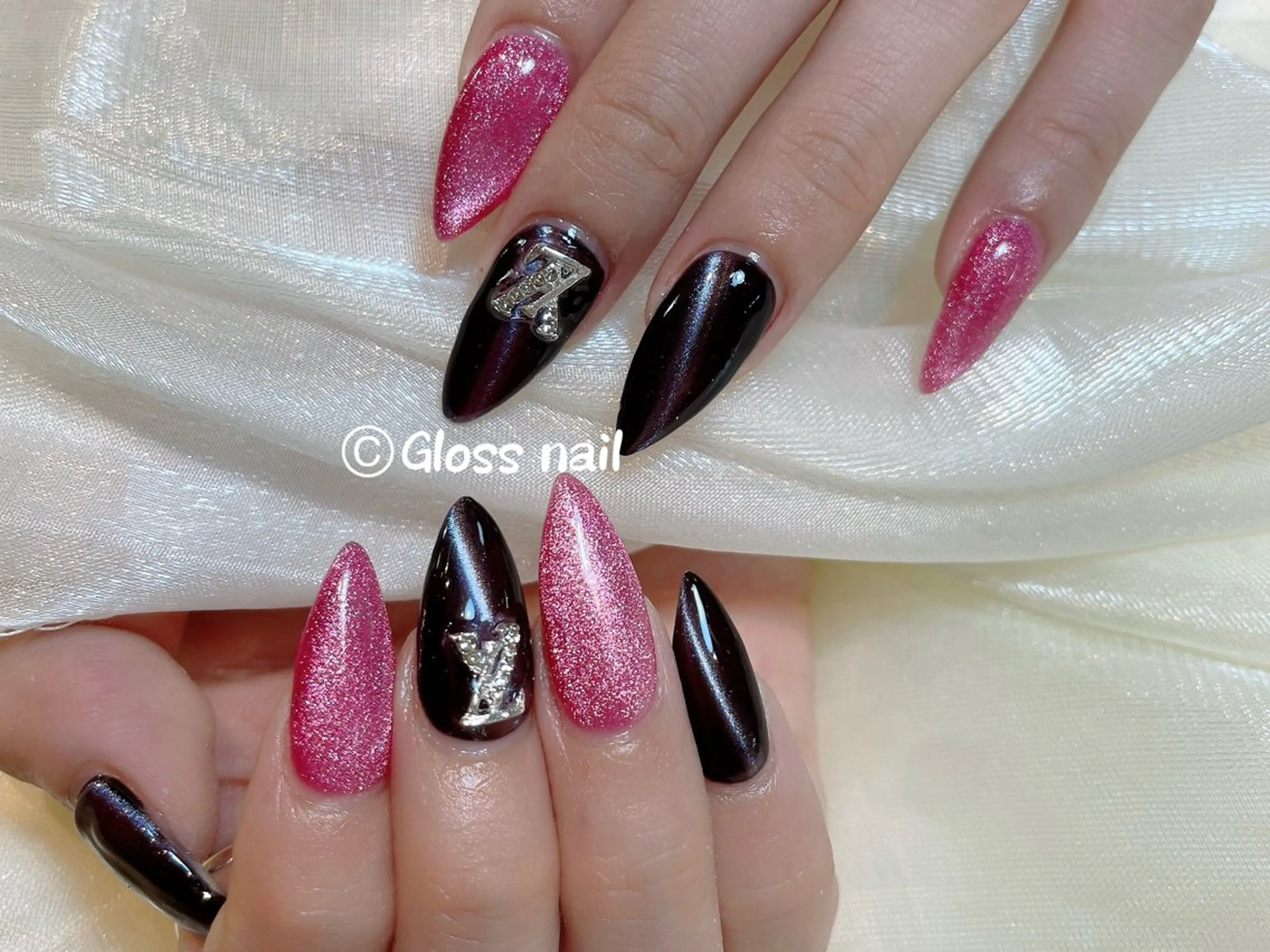 ネイル アヤカ☘️Gloss nailのネイルデザイン