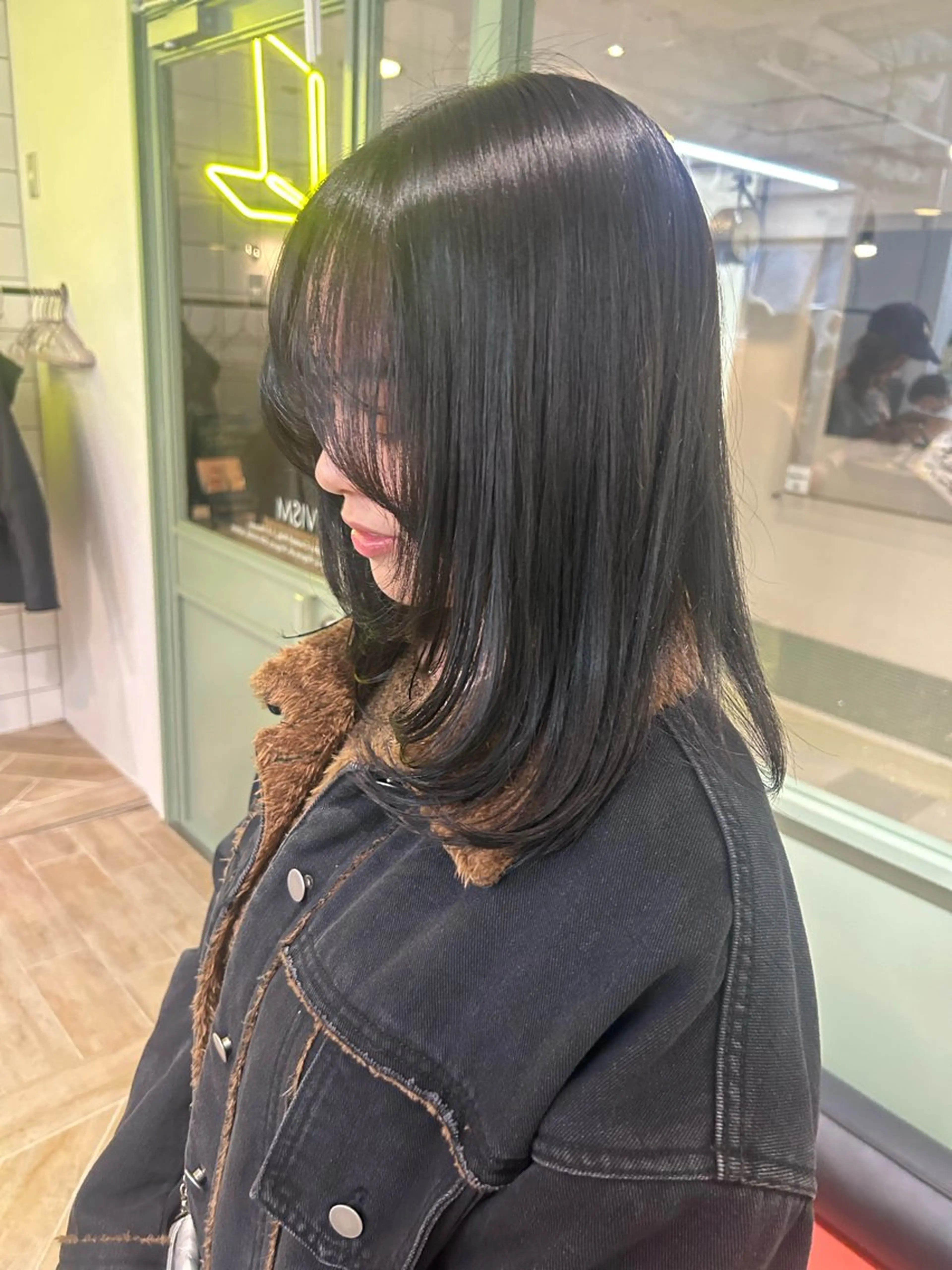 ミディアム カラー 黒髪 カット ヘアカラー トリートメント ベージュ/ダブルカラ ー/新潟駅/青柳萌果のヘアスタイル