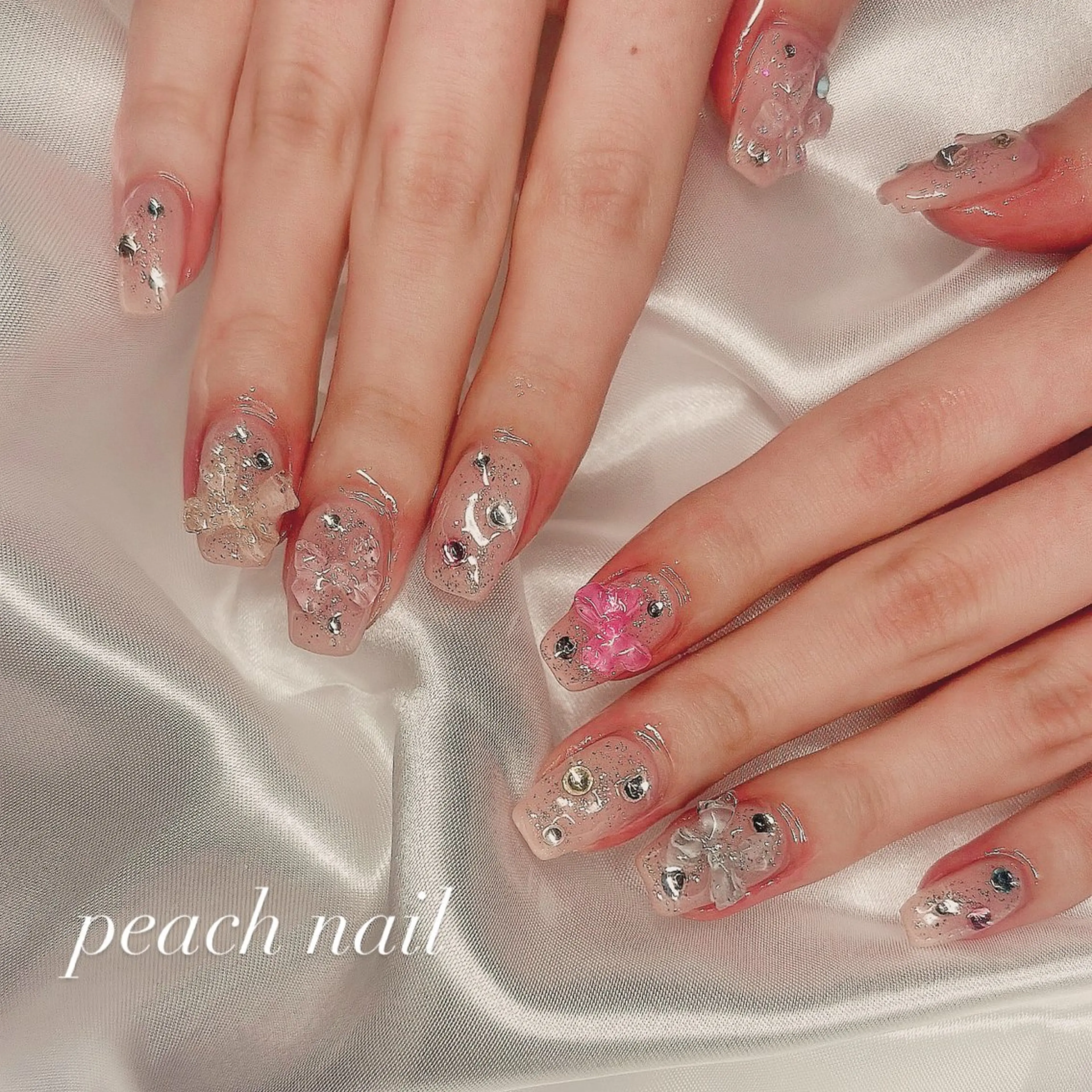 ネイル キラキラネイル 韓国ネイル 持ち込み リボン ワンホンネイル . kiyomiのネイルデザイン