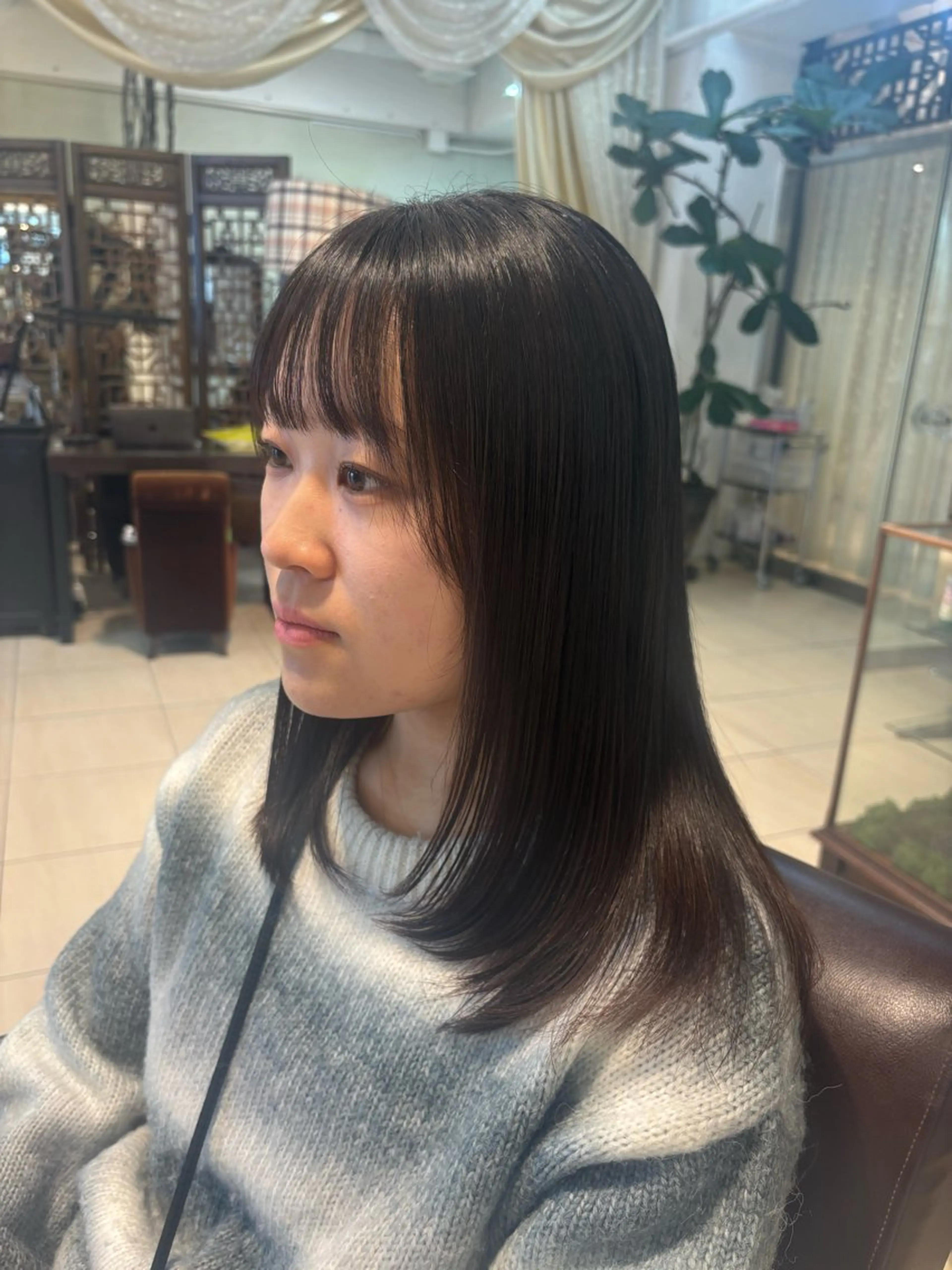 セミロング レイヤーカット 菊池 菜月のヘアスタイル