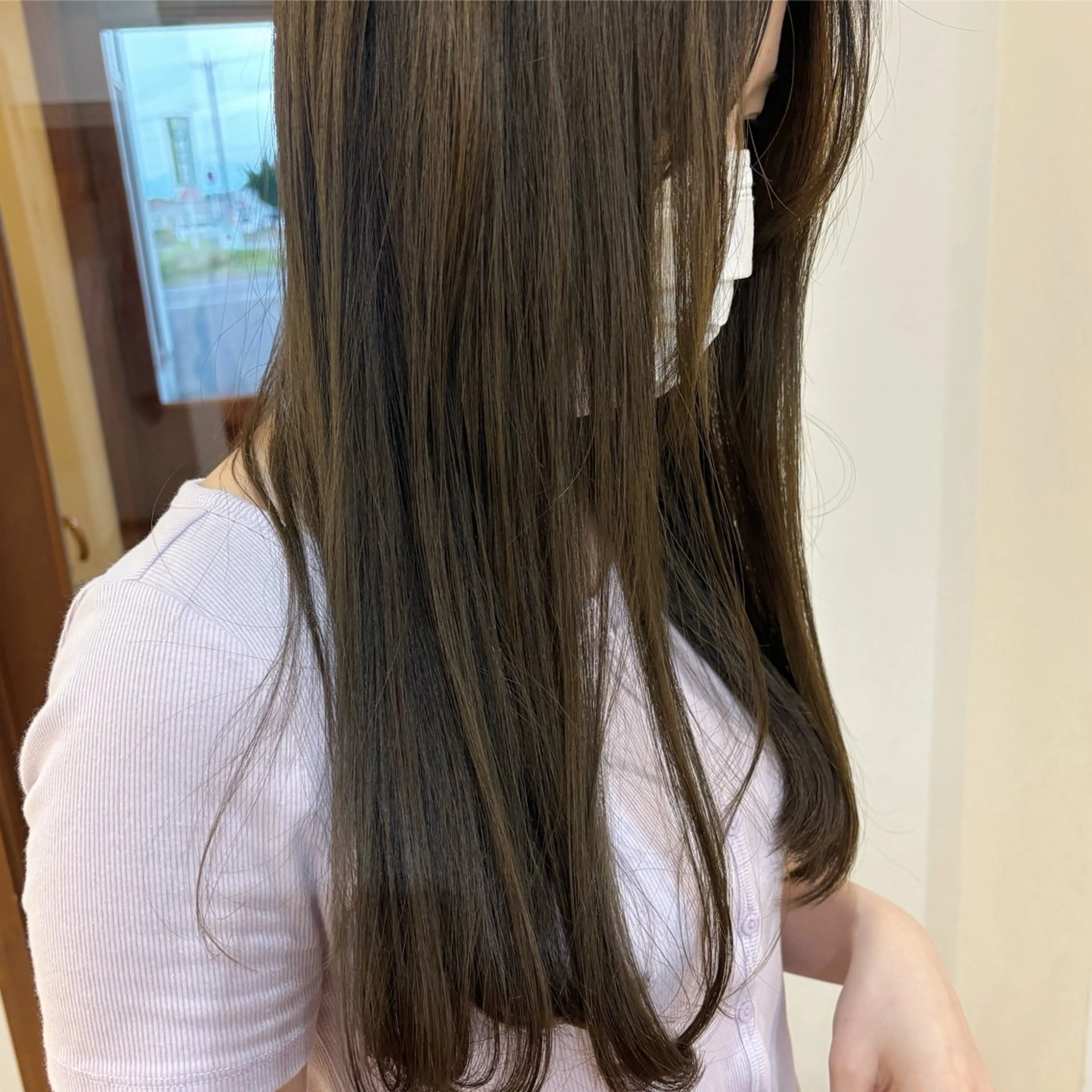 ロング カラー ヘアカラー 吉田 千洸のヘアスタイル