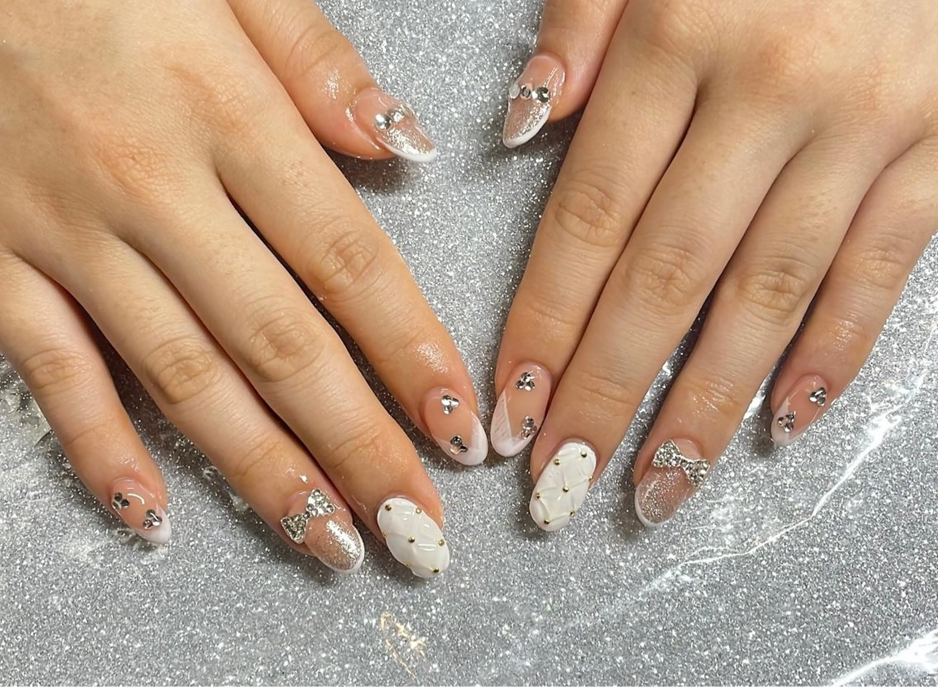 ネイル ハンドネイル VIERU 🌈🎀💖のネイルデザイン