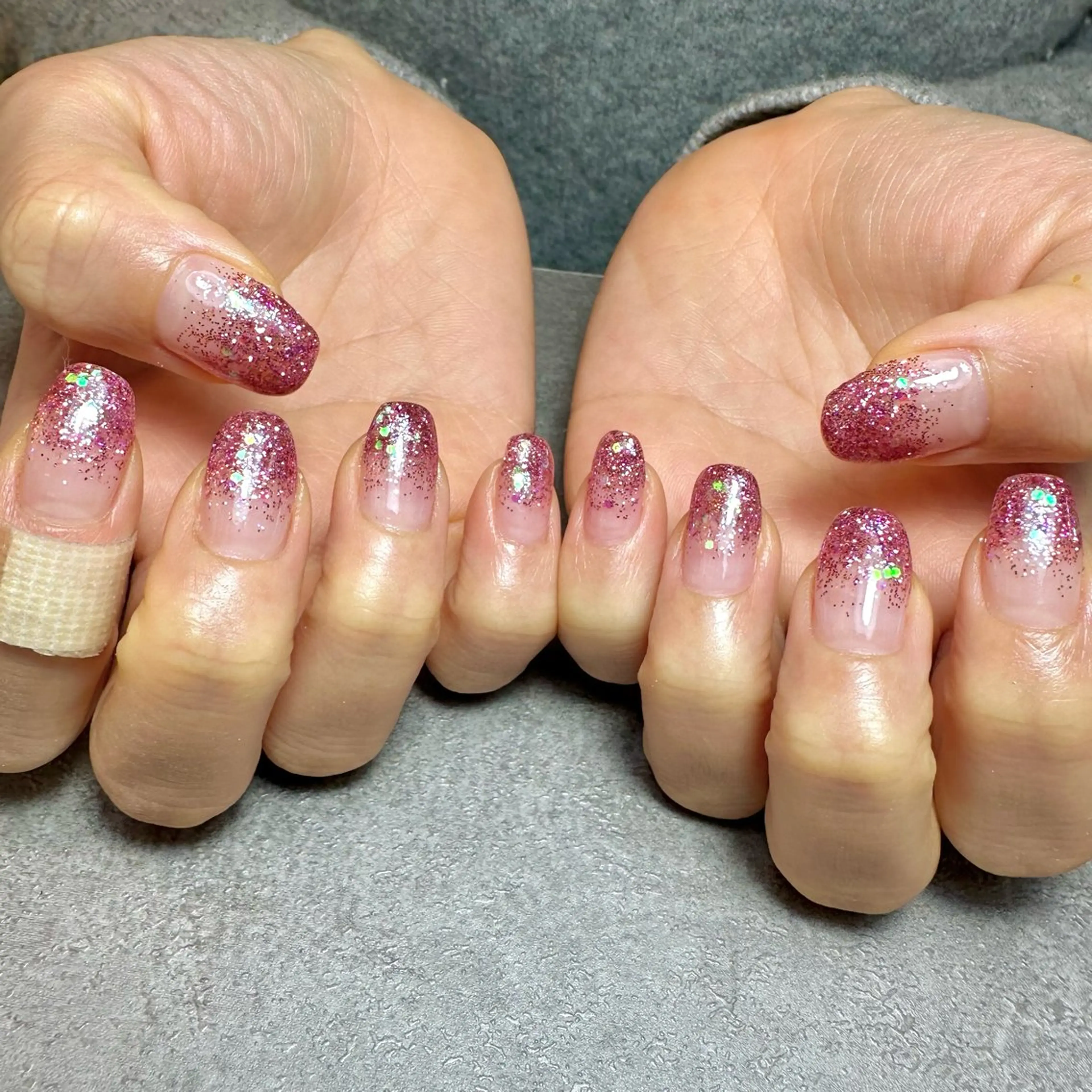 ネイル ラメ(グリッター) ラメグラデーション ピンク ハンドネイル GéRanium Harukaのネイルデザイン