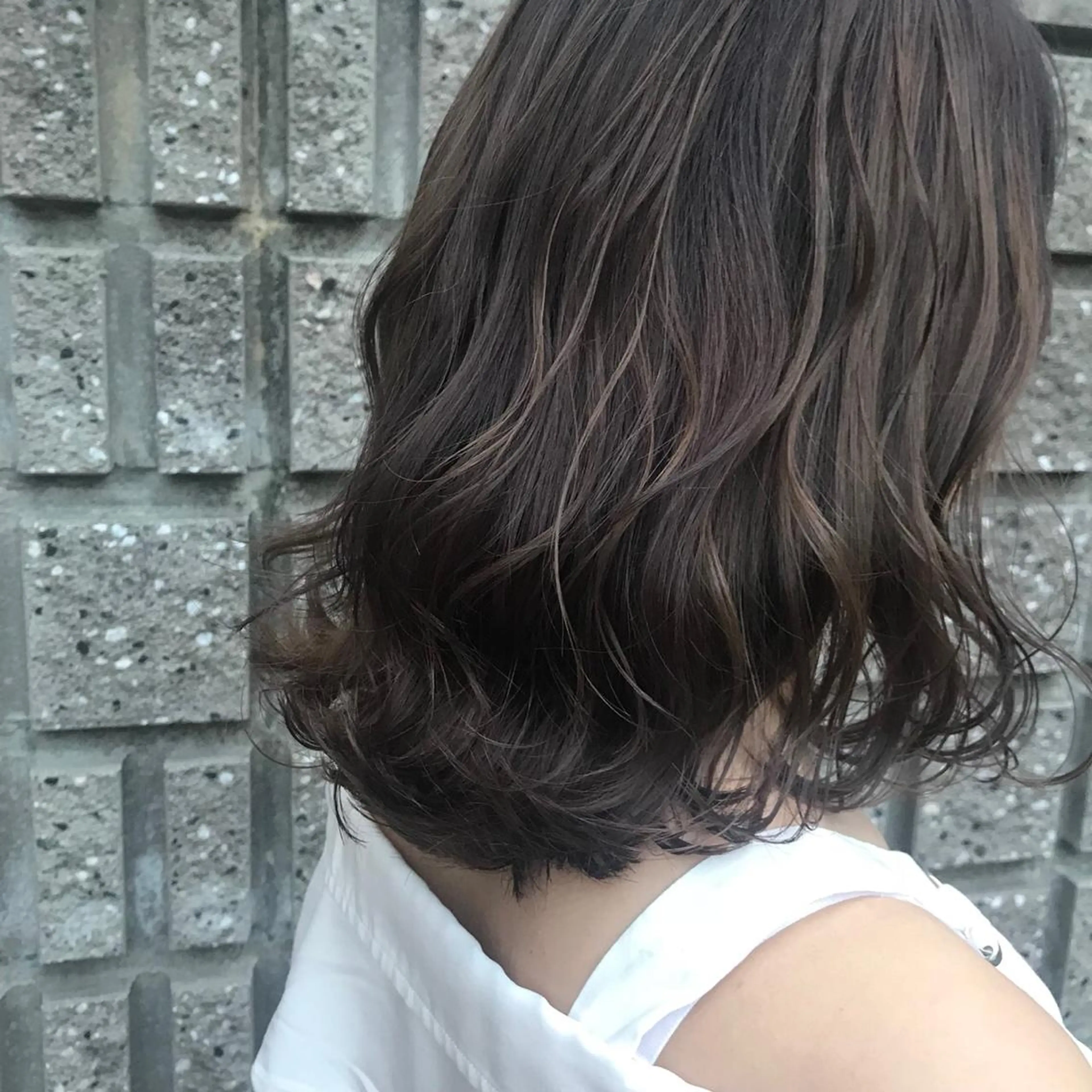 ミディアム カラー ヘアカラー トリートメント salowin梅田所属・レイヤー/顔周り /AKARIのヘアスタイル