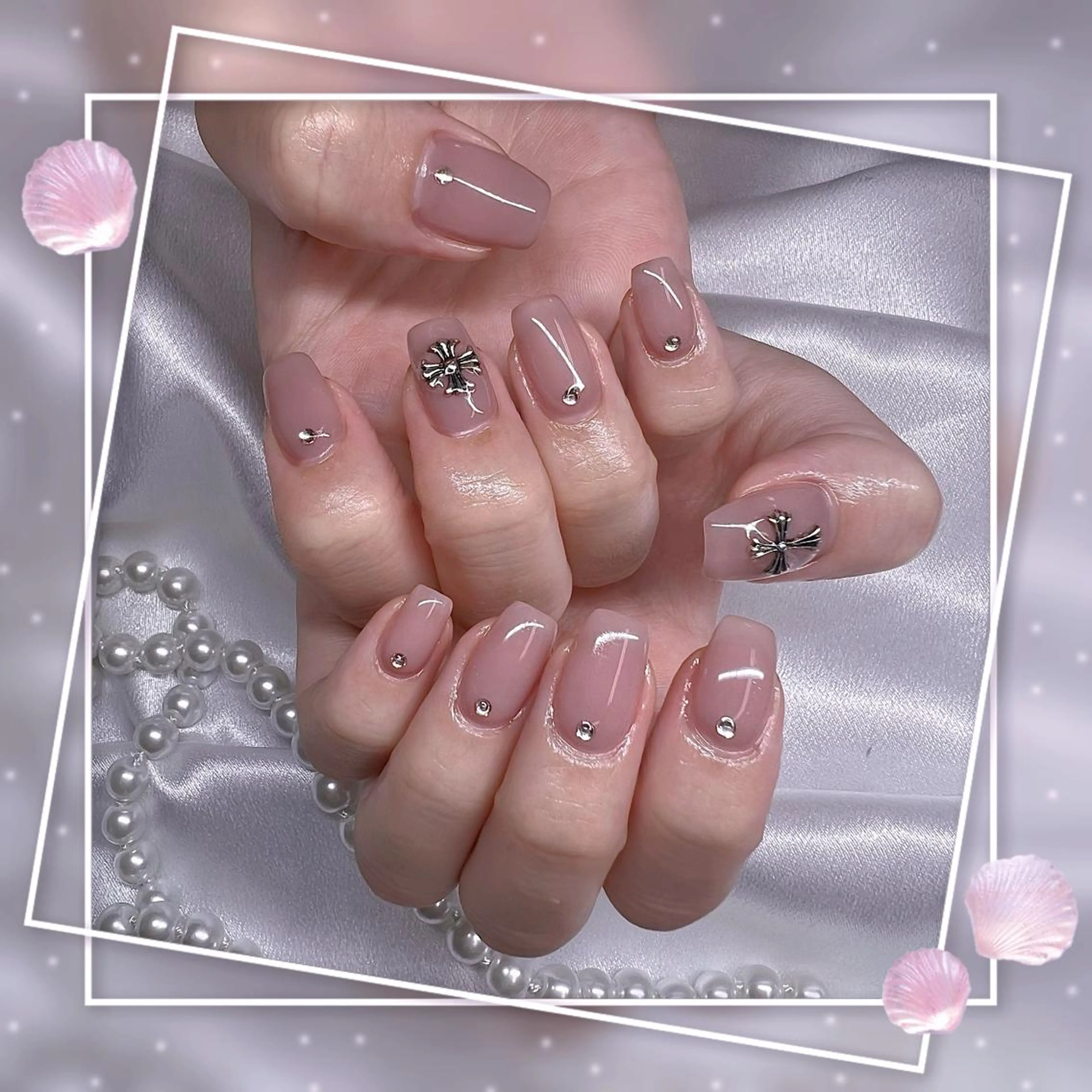 ネイル フレンチネイル キラキラネイル 韓国ネイル マグネットネイル マグネットフレンチ ハンドネイル Chill Nailsalonのネイルデザイン