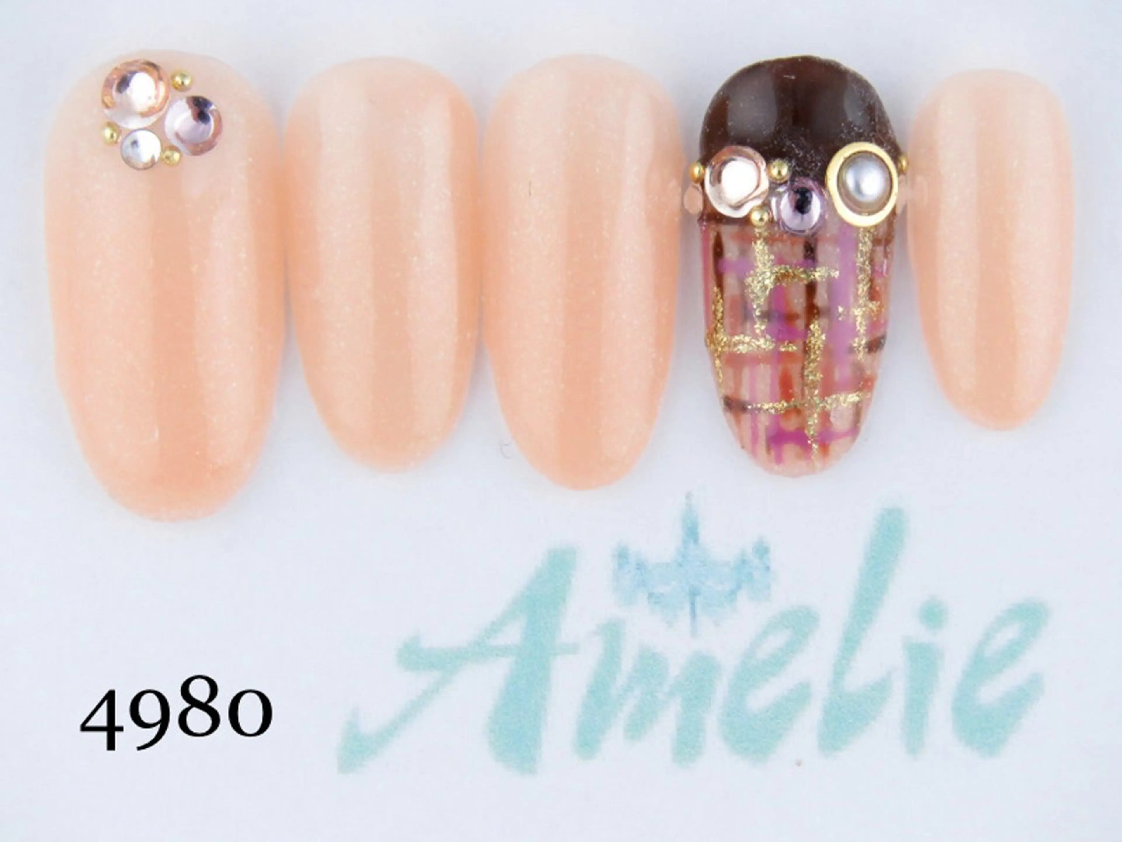 ネイル 浅野 綾のネイルデザイン