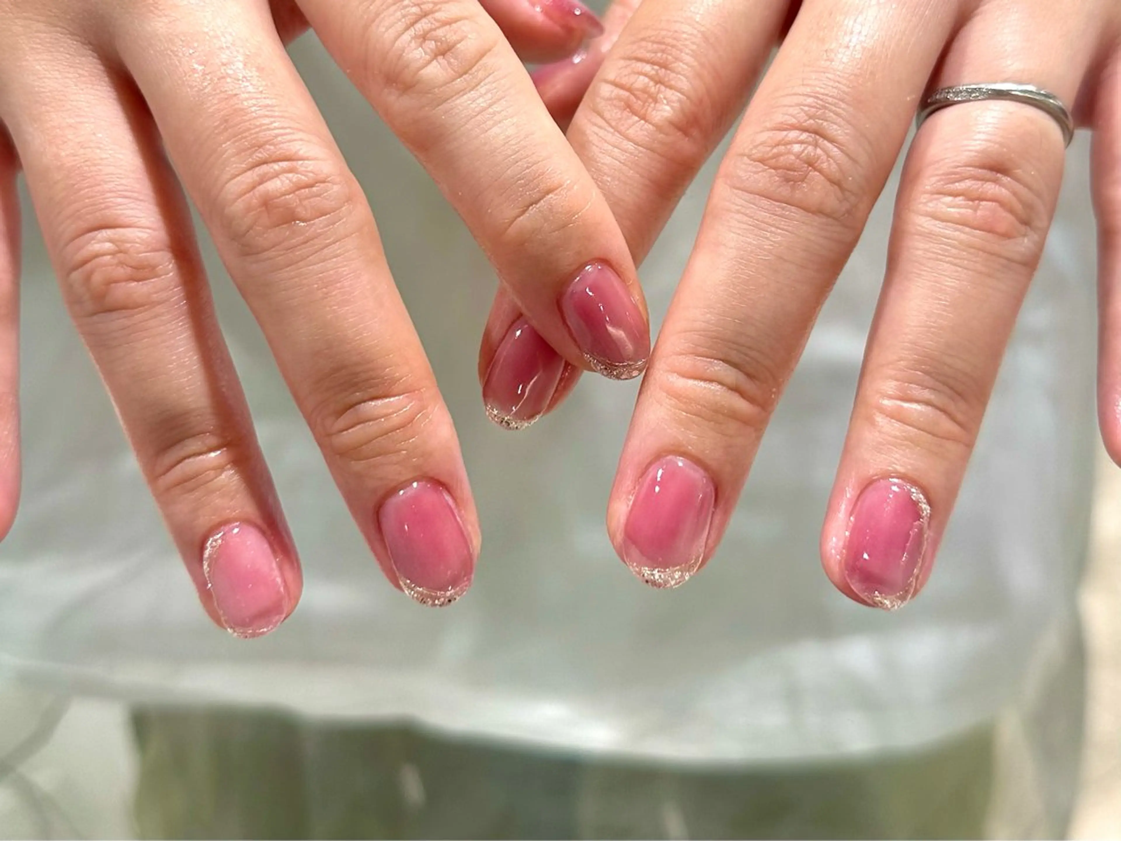 ネイル ゴールド ピンク ハンドネイル kano🫧 指名No.1💫のネイルデザイン