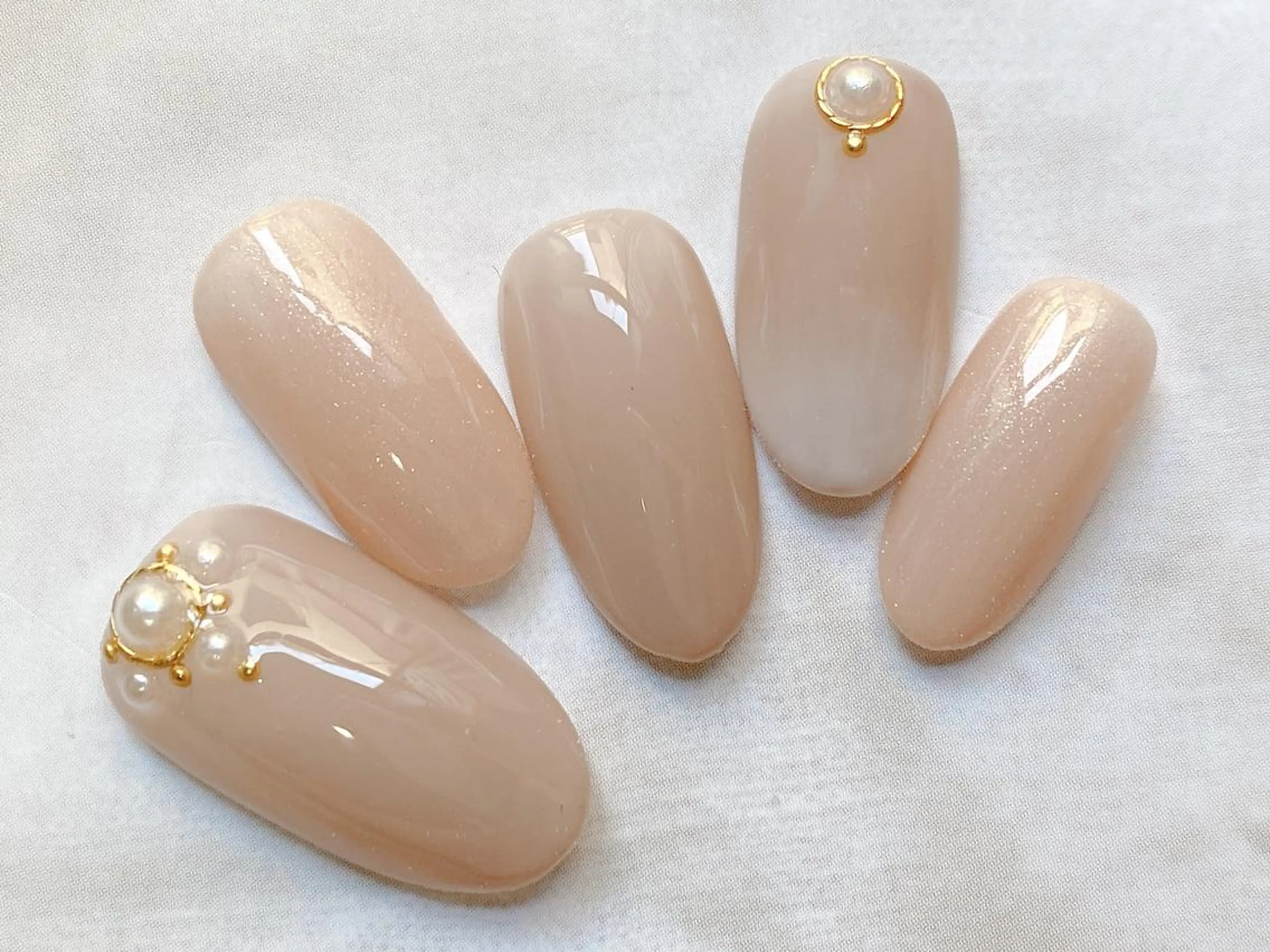 ミディアム Nagumo Mのネイルデザイン