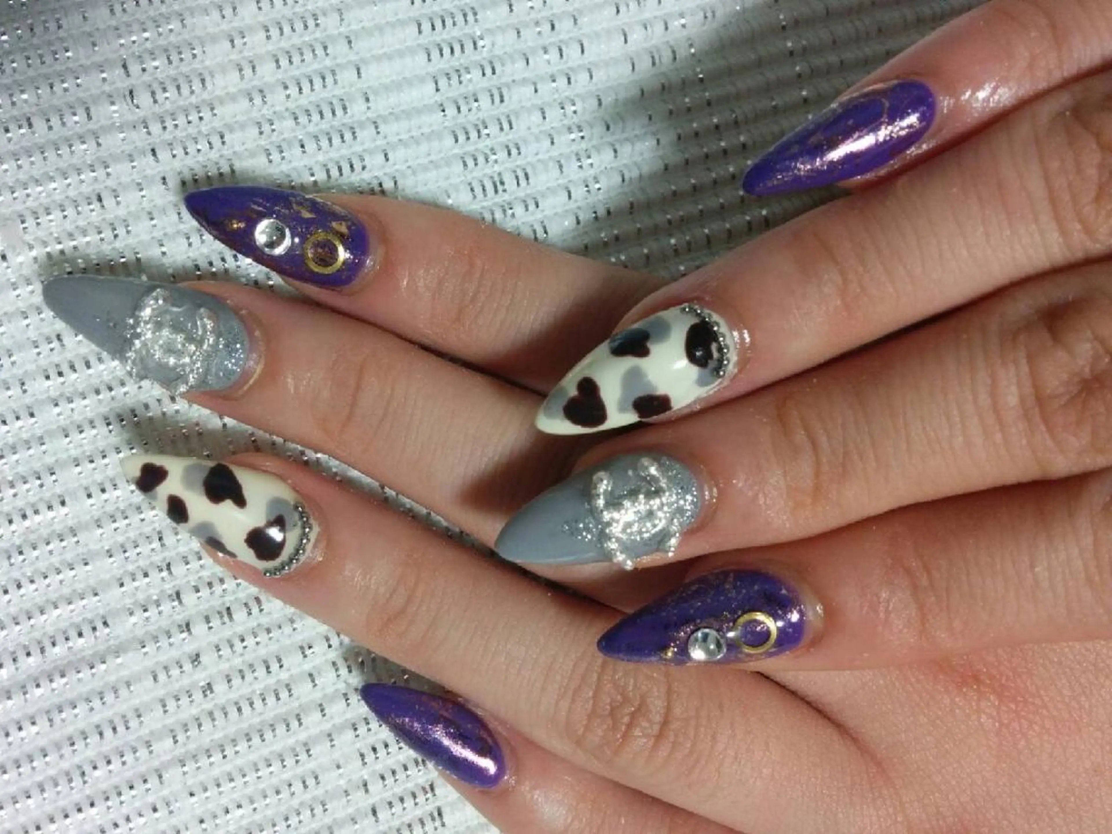 ネイル エステとネイル ローズコンフォートのネイルデザイン