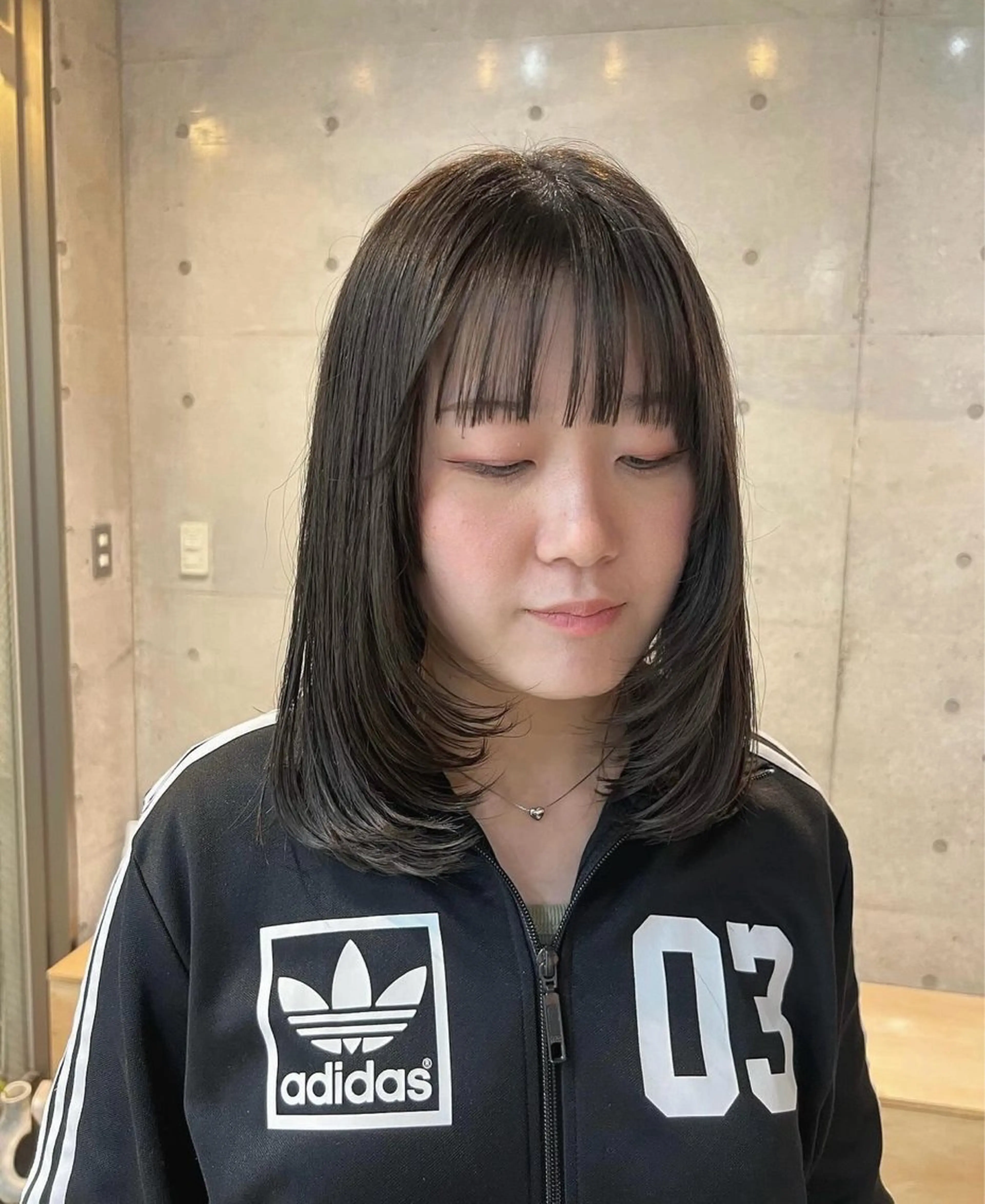 ミディアム カラー 顔まわりレイヤー レイヤーカット ヘアカラー トリートメント akane/ボブ /ブラウンベージュのヘアスタイル