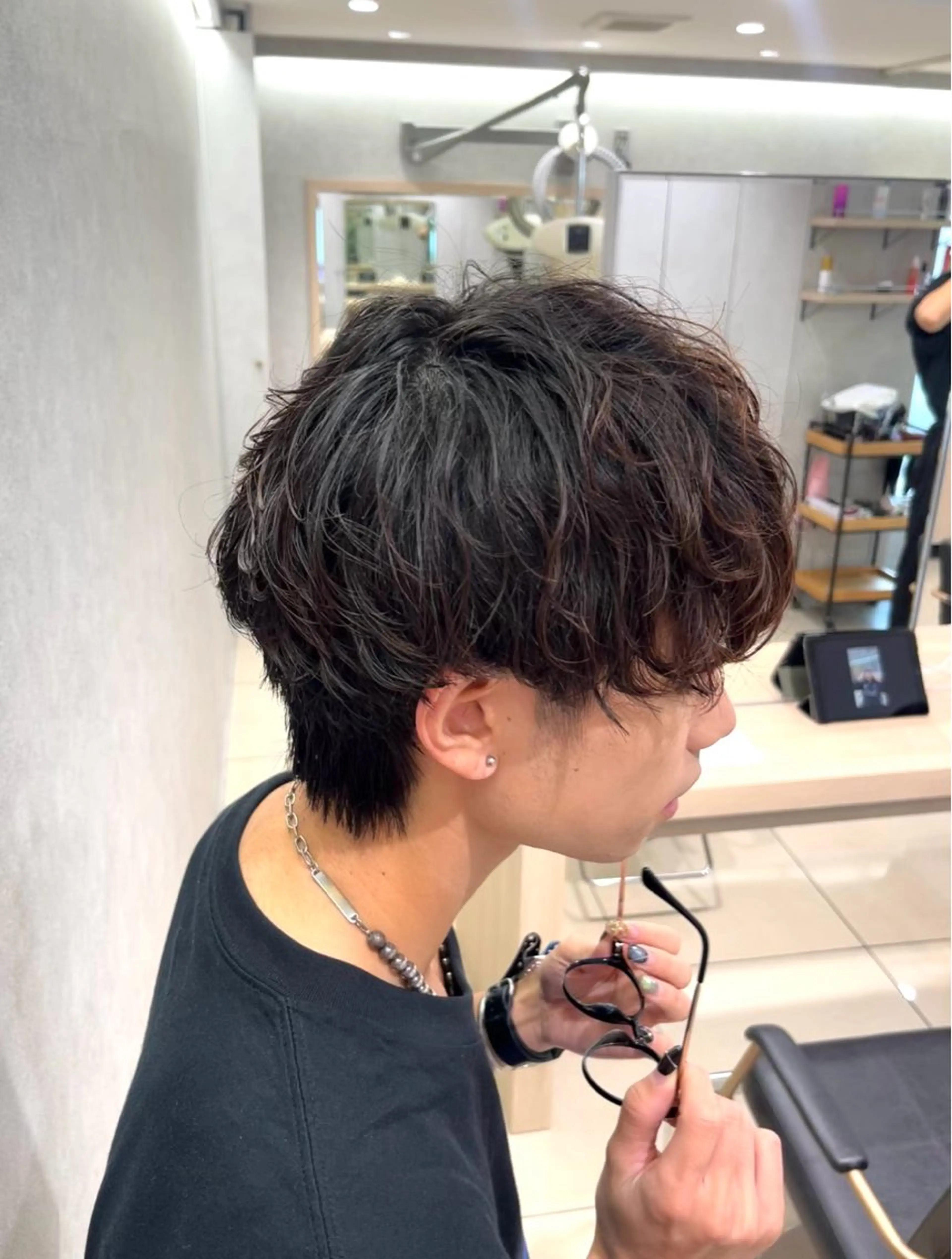 ショート パーマ メンズ ダウンパーマ マッシュ メンズパーマ カット パーマ 巖本 真希のヘアスタイル