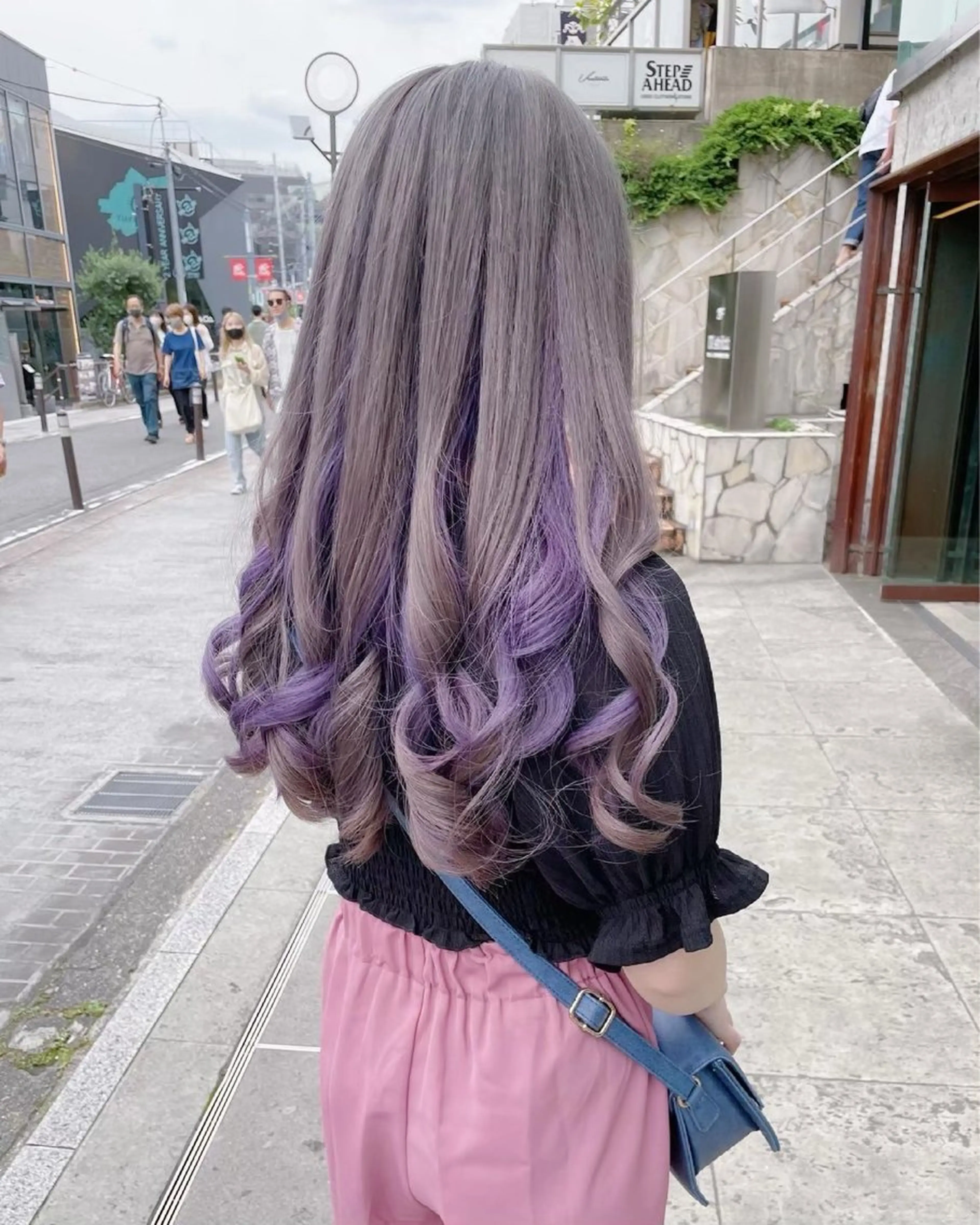 ロング カラー アッシュ バレイヤージュ ミストバング ブリーチ ブロンド ヘアカラー トリートメント ☁️かずき☁️青.紫 推し活カラー💫のヘアスタイル