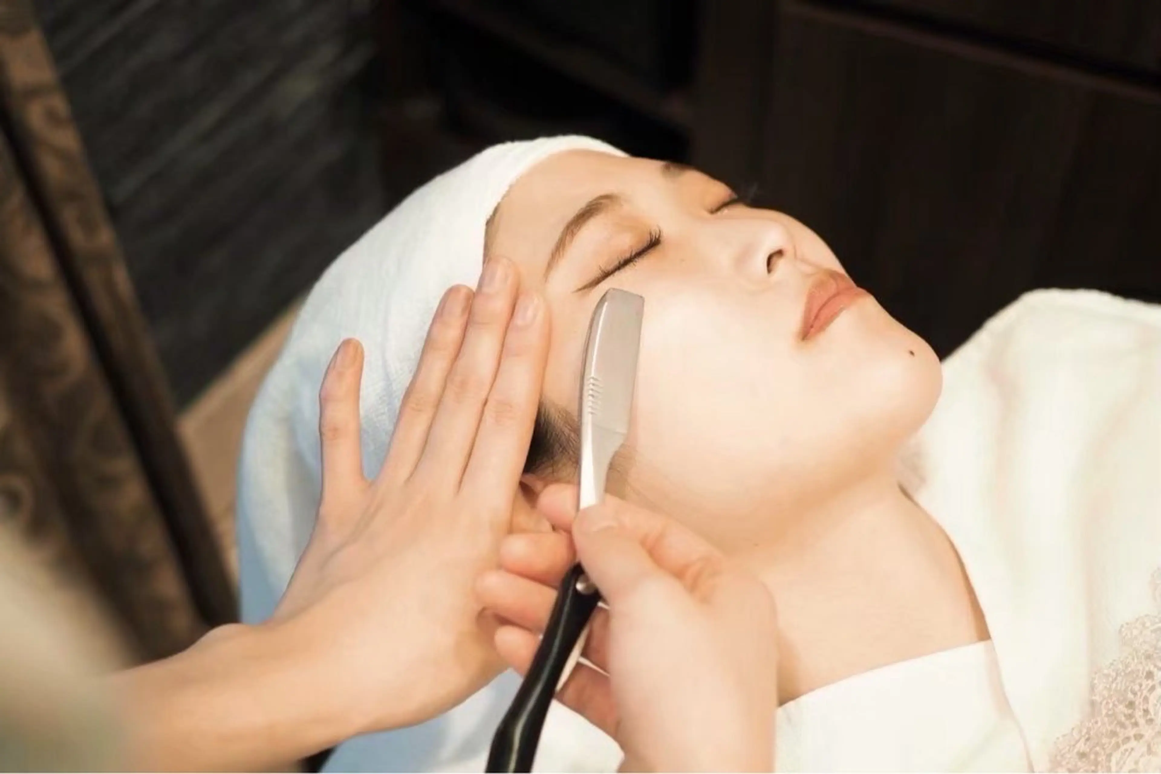 レディースシェービング(顔、襟足)  ⚠️お支払いは現金のみです。の写真