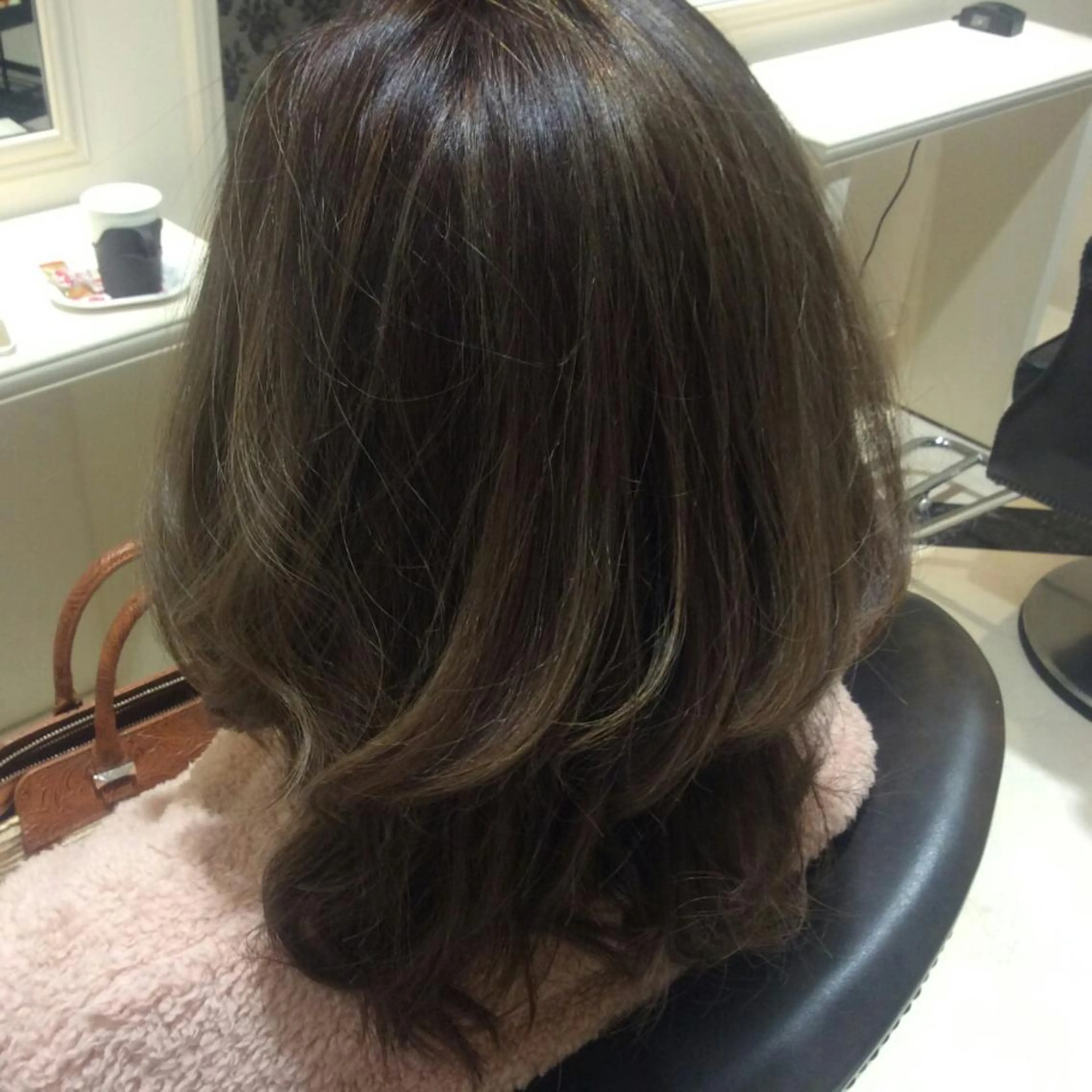 ミディアム カラー レイヤーカット 畠村 美智子のヘアスタイル