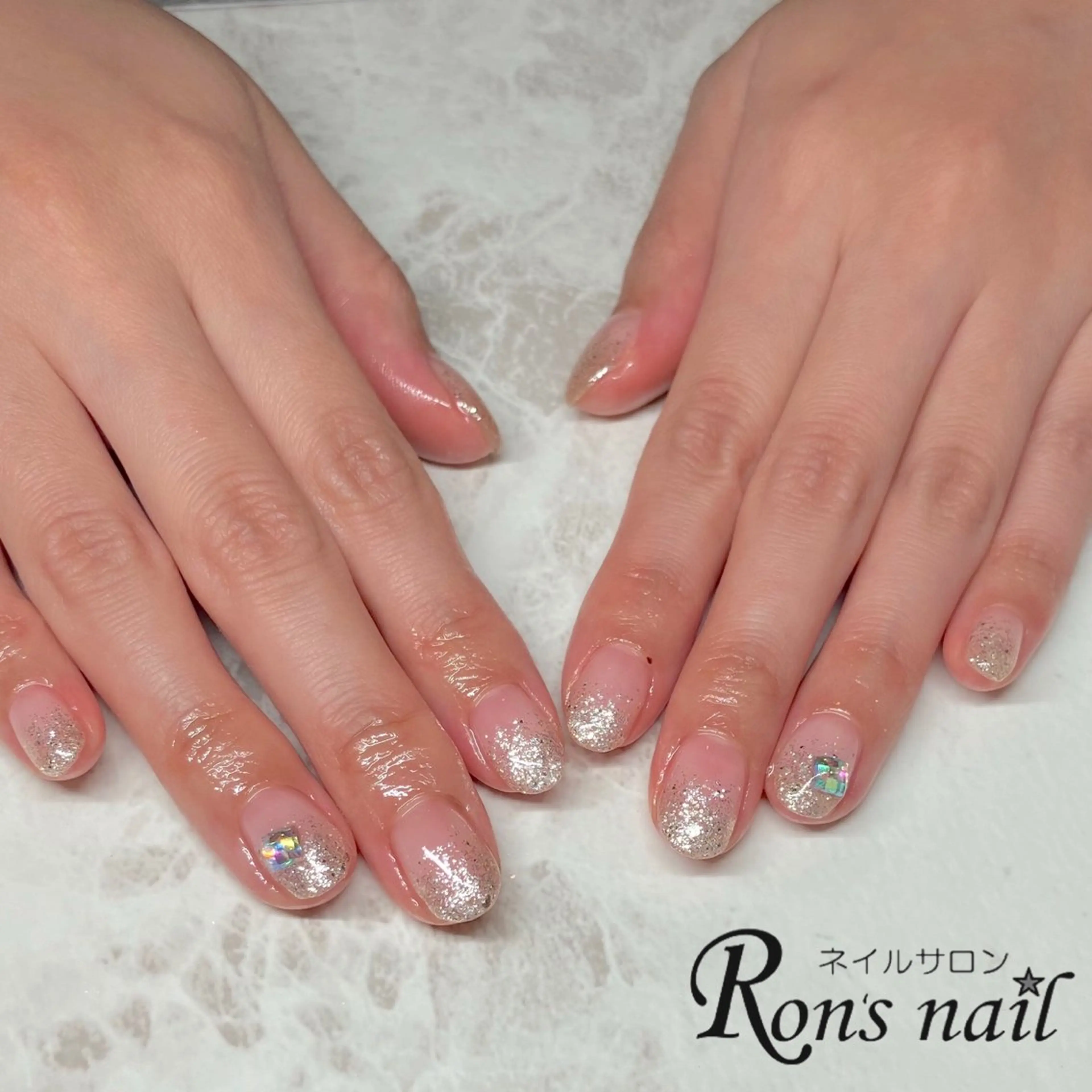 ネイル グラデーション ラメ(グリッター) ラメグラデーション ストーンネイル Ron's nail 笹岡のネイルデザイン
