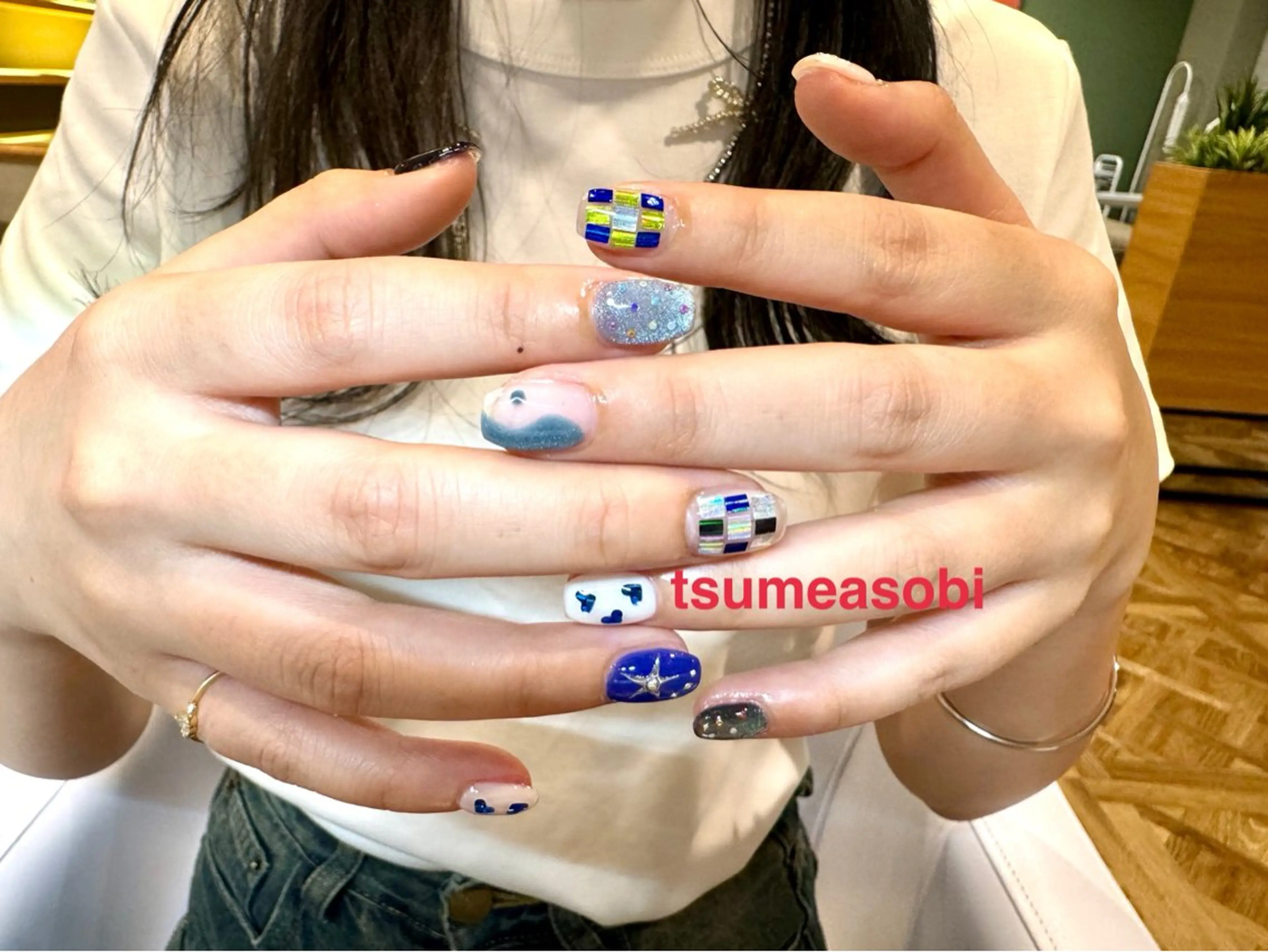 【オフ無し】ハンド❗️ショートネイル限定❗️お持ち込みデザイン＆パーツつけ放題☆（パラジェル変更可¥1,000）の写真