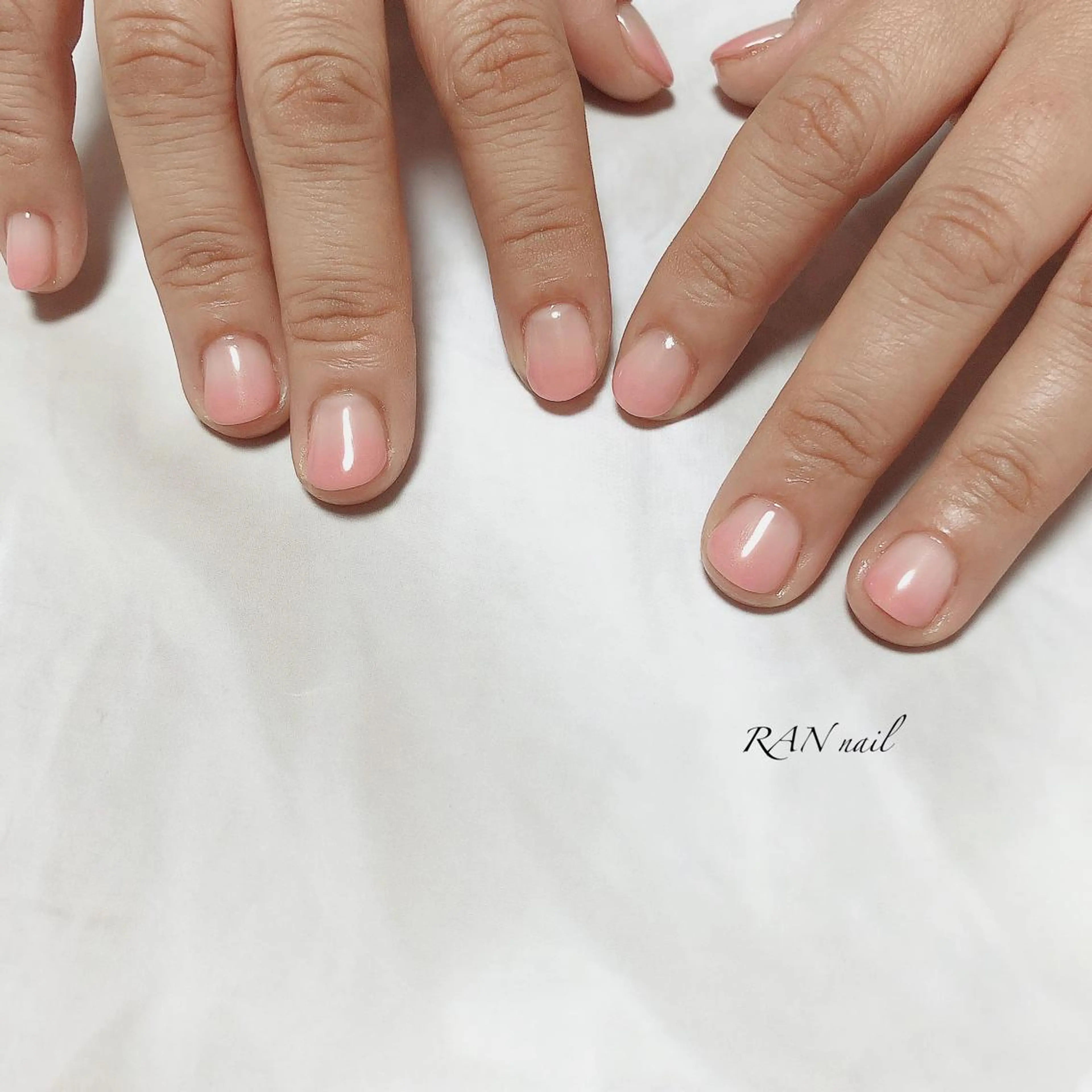 ネイル ジェルネイル グラデーション 卒業式 オフィスネイル パラジェル ハンドネイル フットネイル RAN nailのネイルデザイン