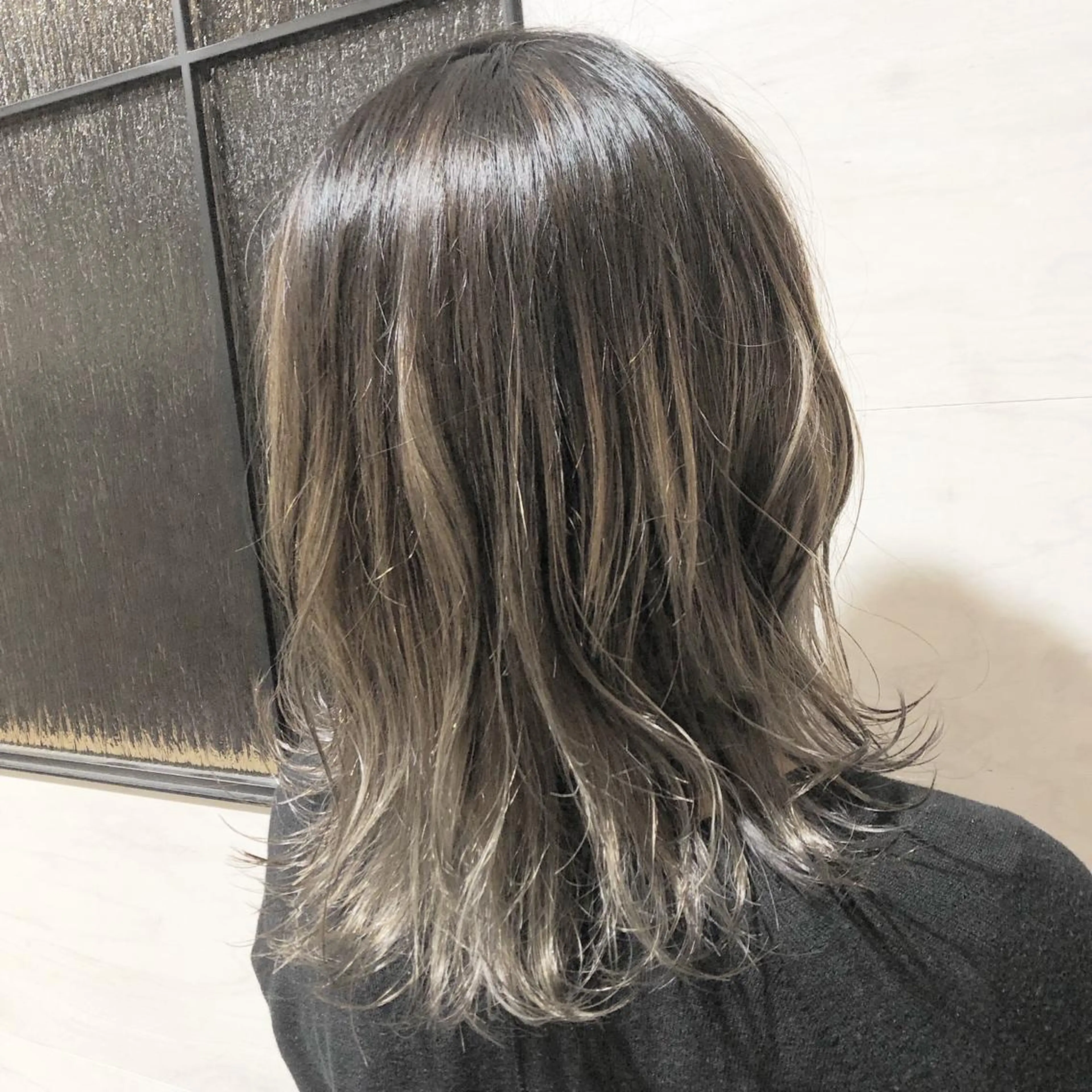 カラー ヘアカラー 西田 優菜のヘアスタイル