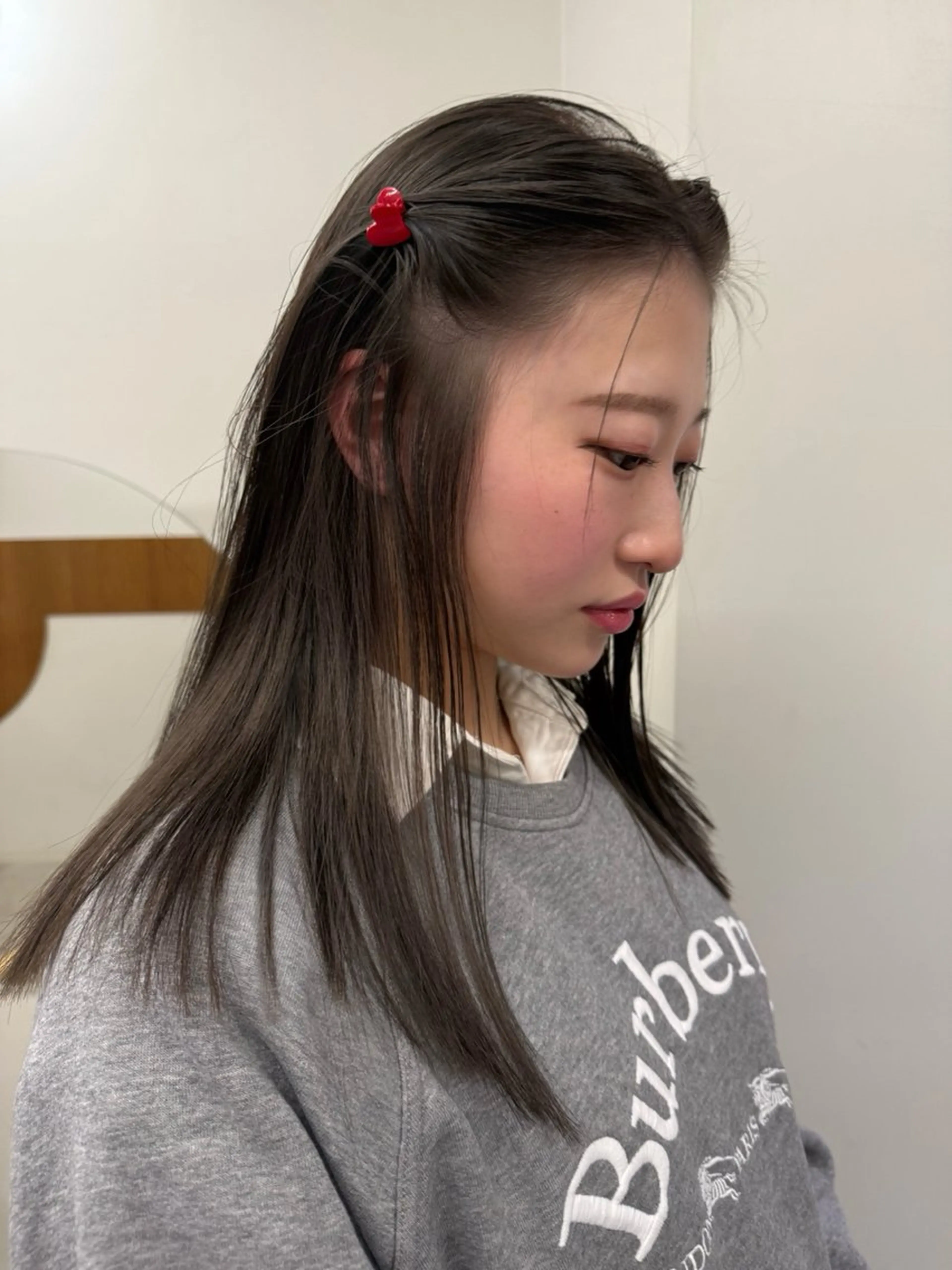 ロング カラー グレージュ オリーブグレージュ オリーブグレー コノカ/暖色カラー/ 透明感カラーのヘアスタイル