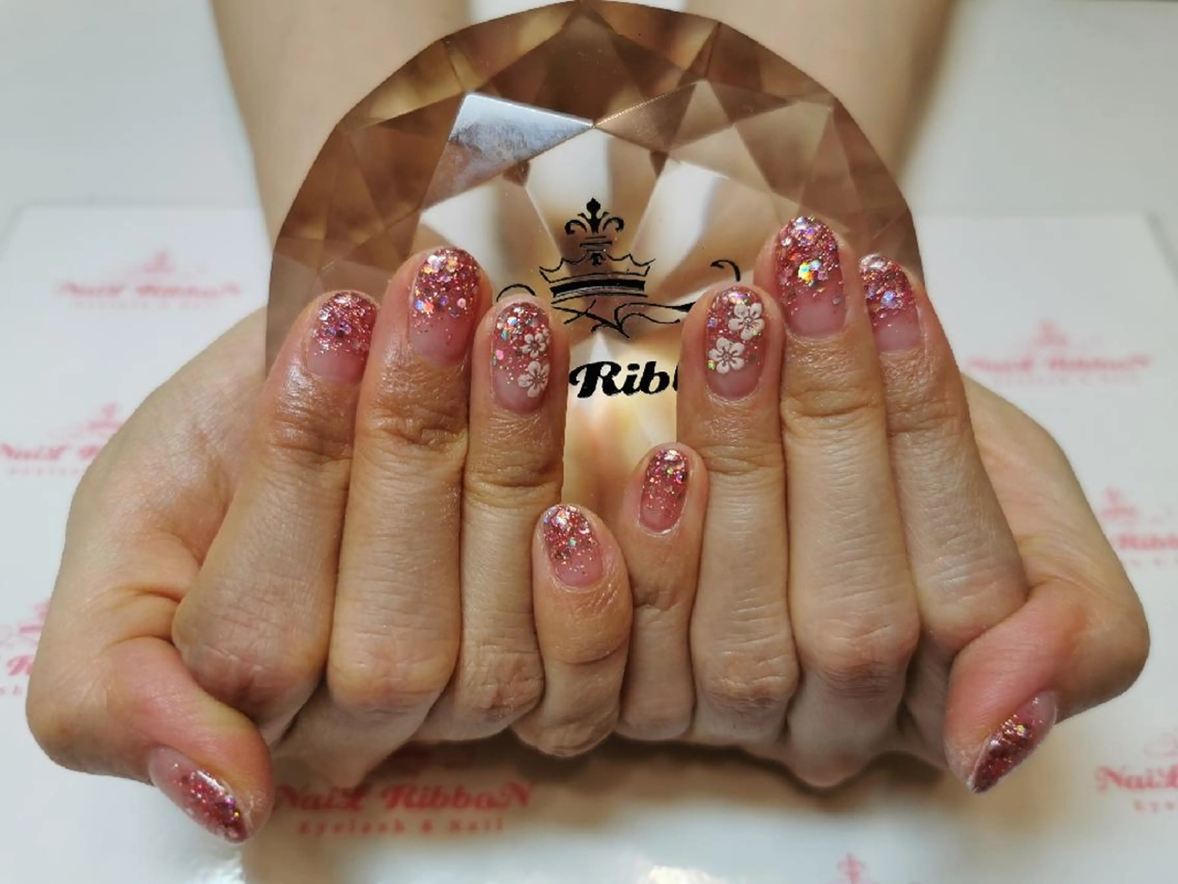 ネイル ネイルリボン 受付スタッフのネイルデザイン