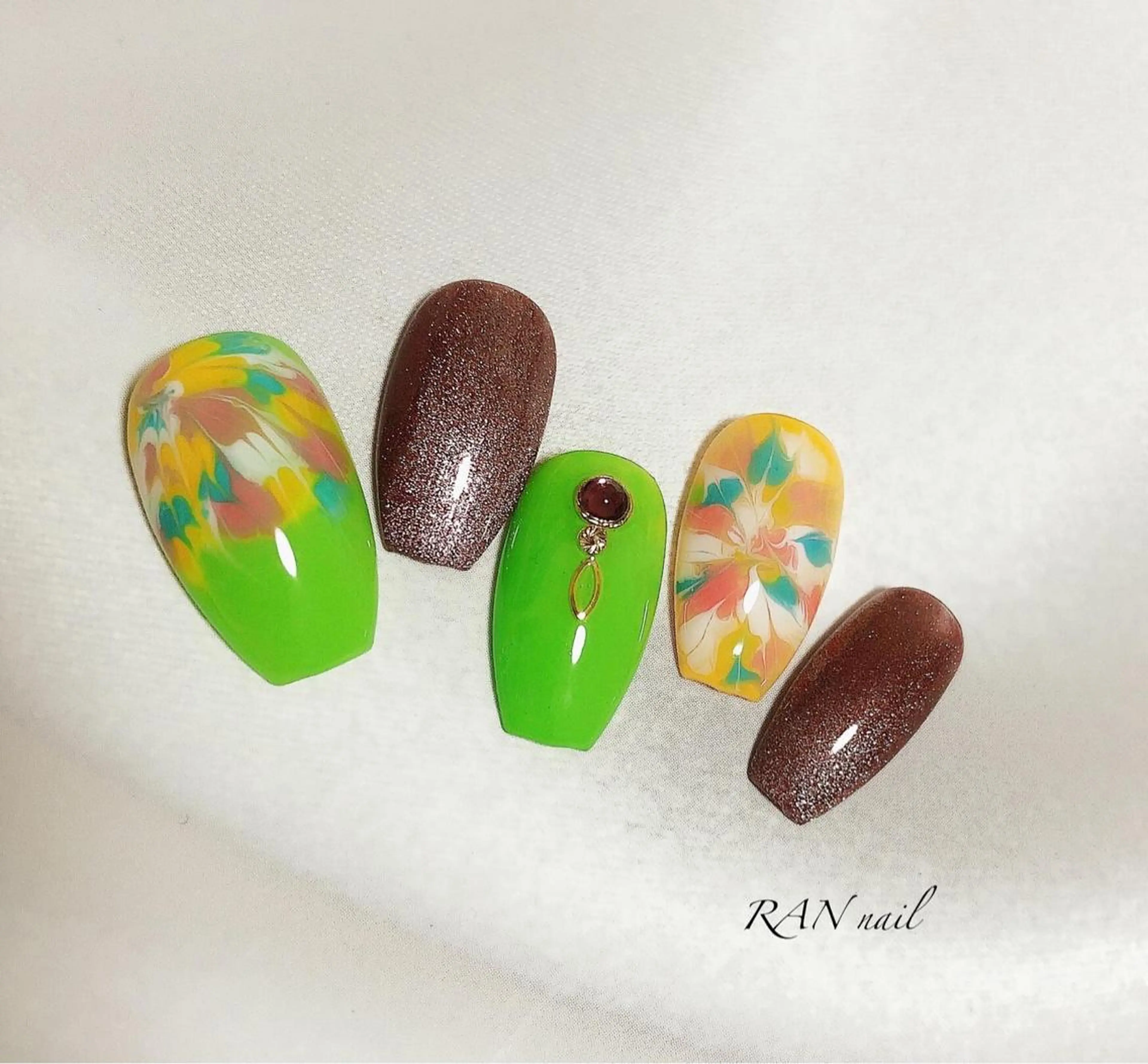 ネイル ブルー ジェルネイル グリーン キラキラネイル ニュアンスネイル RAN nail 〜ランネイル〜所属・RAN nailのネイルデザイン