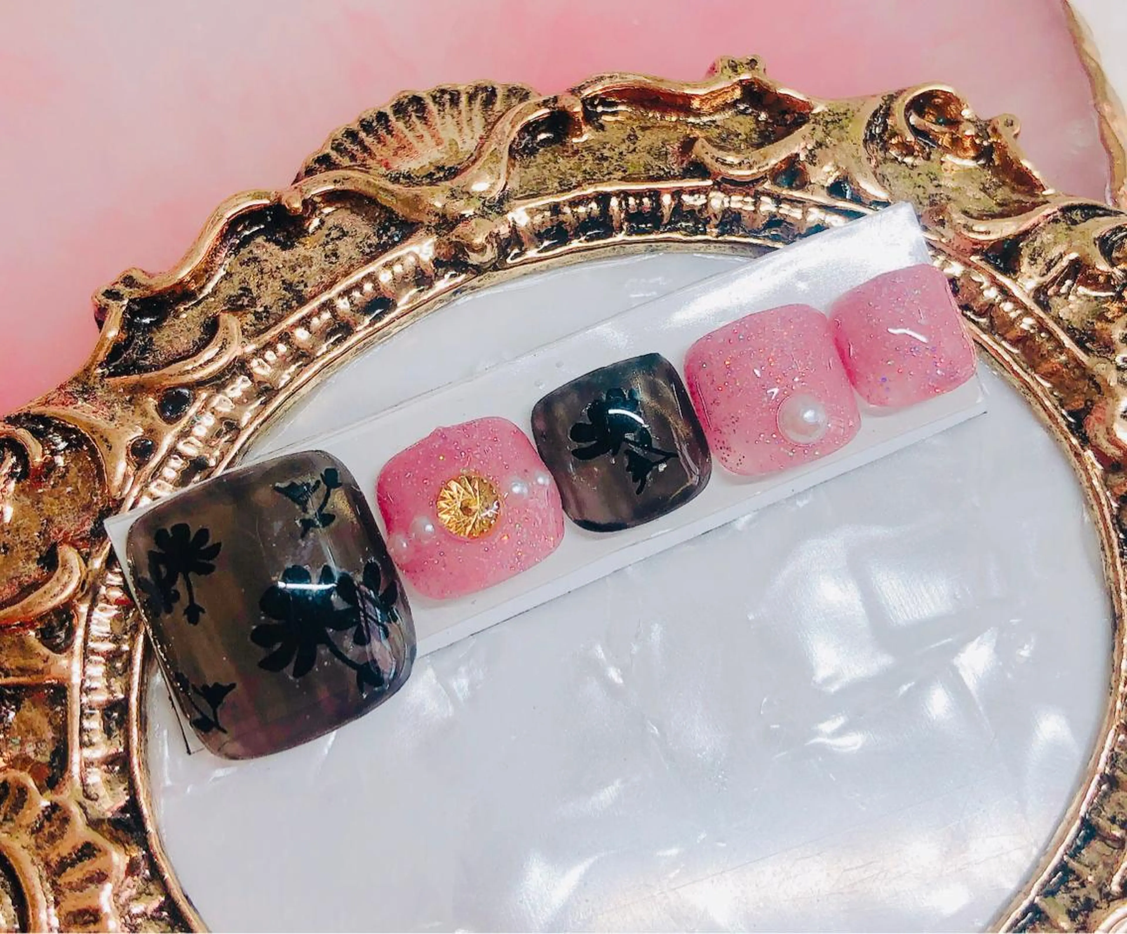 ネイル フットネイル フットネイル CROWN プライベートサロンのネイルデザイン