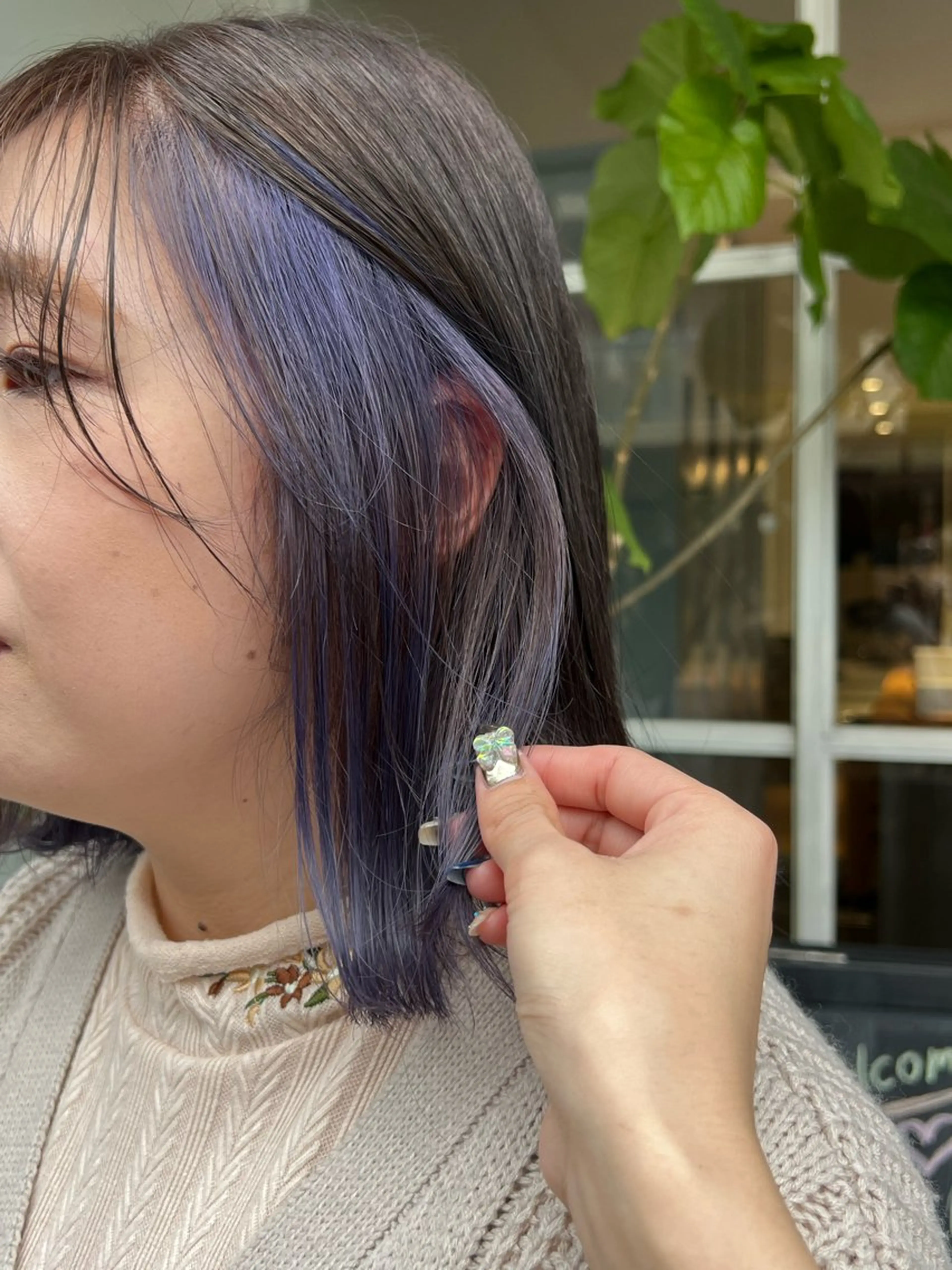 ミディアム カラー イヤリングカラー ヘアカラー ワタナベ モカ🦢ダブルカラーのヘアスタイル