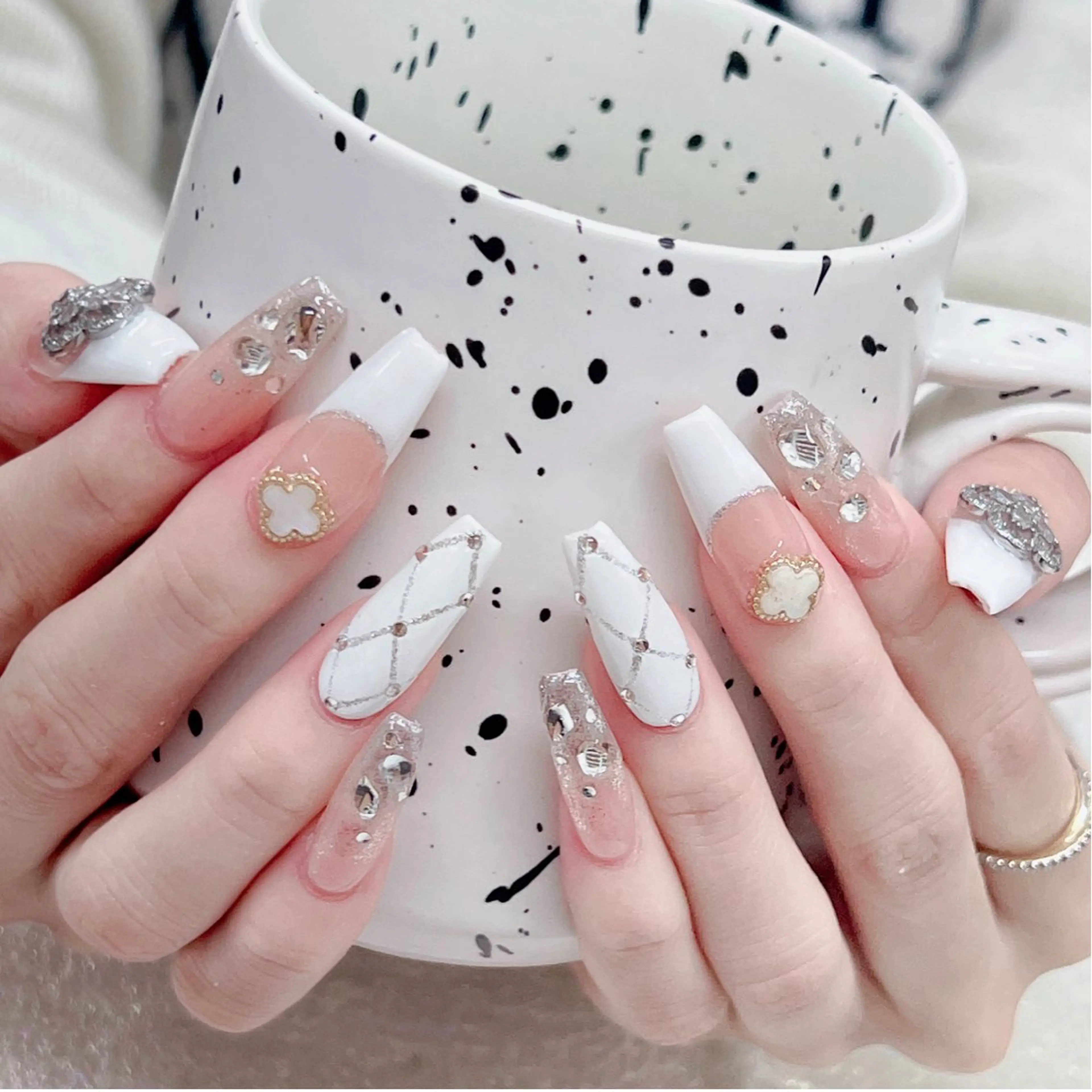 ネイル ハンドネイル Tini ANA.CHUOのネイルデザイン