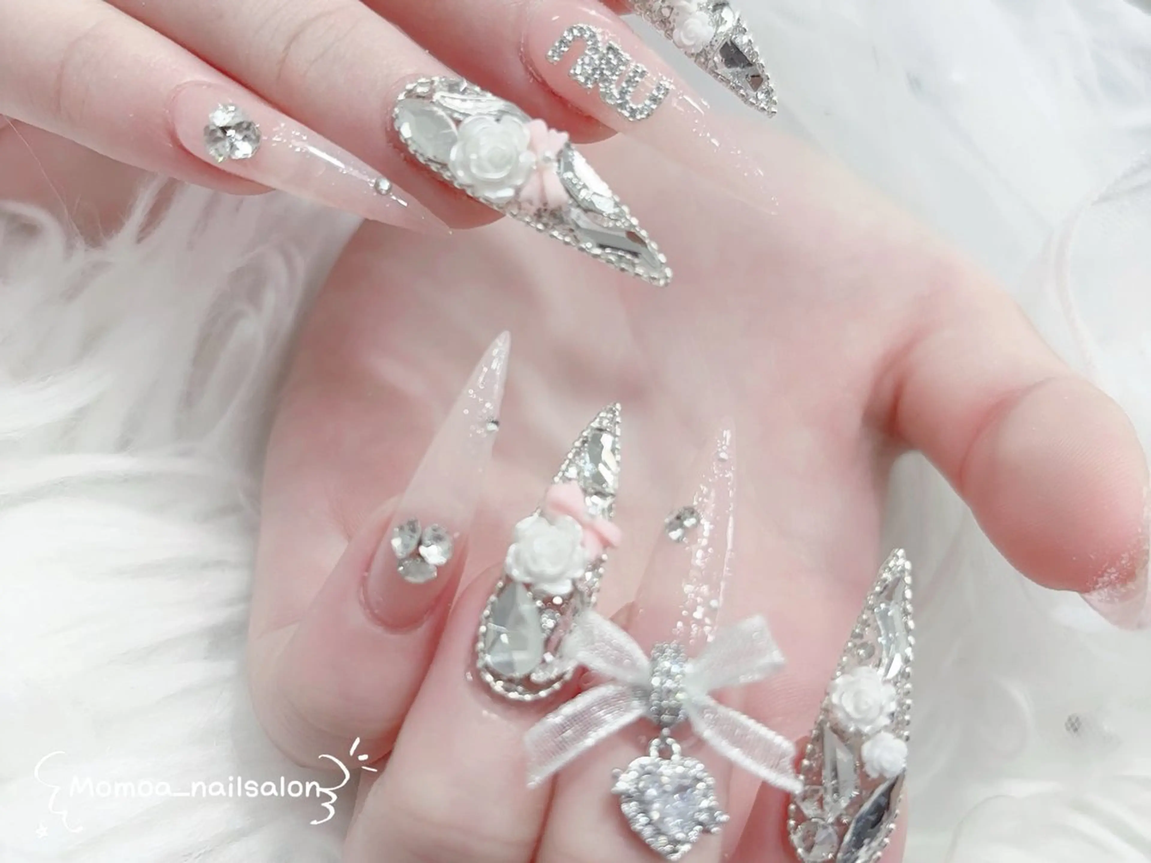 ネイル 成人式 ロングネイル マグネットネイル 大理石ネイル(マーブル) リボン ハンドネイル MoMoA Nail ネイル長さ出し専門店のネイルデザイン