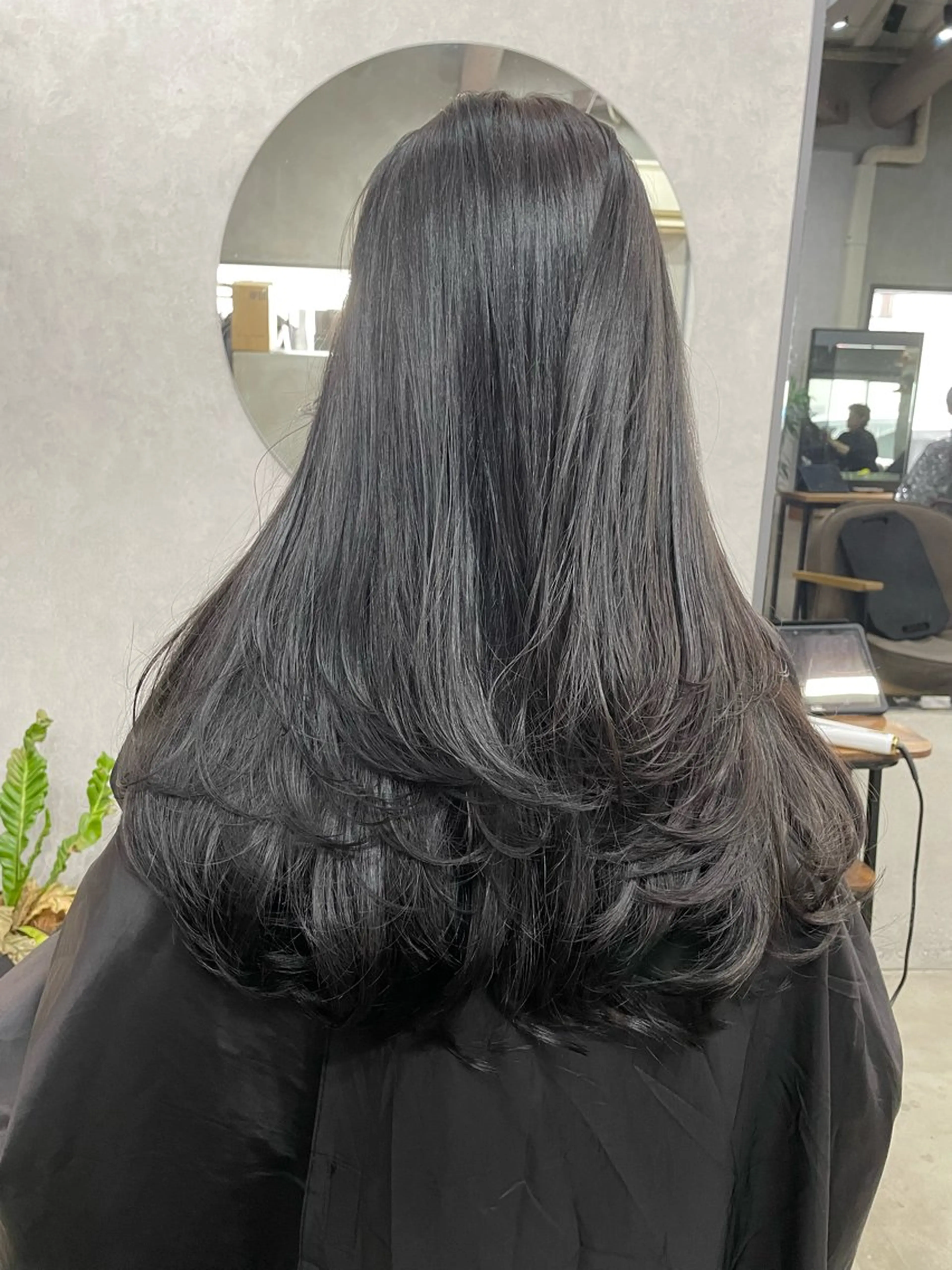 ロング カラー レイヤーカット AIRI layer cut hairのヘアスタイル