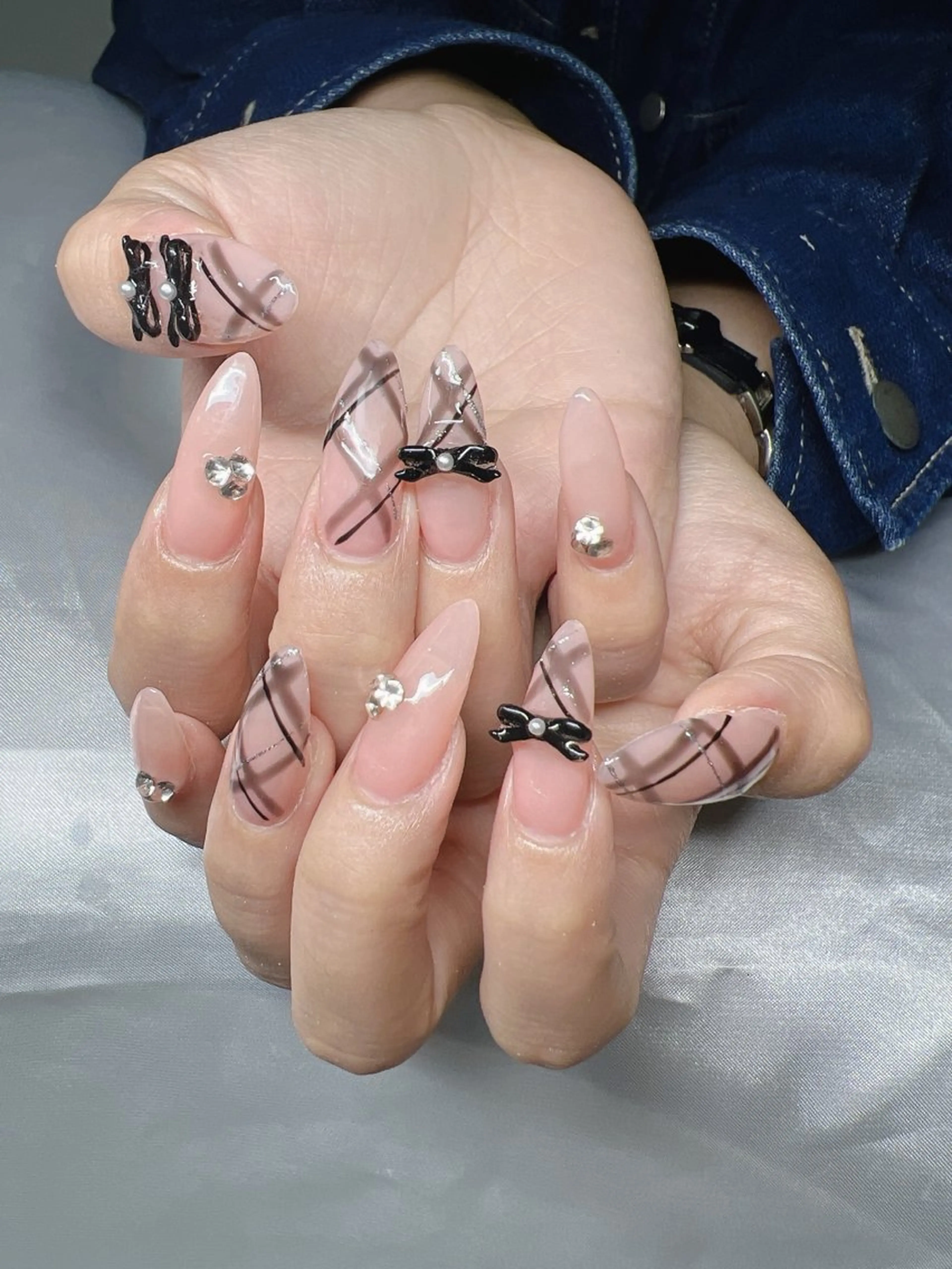 ネイル 長さ出し グラデーション 卒業式 キラキラネイル マグネットネイル Lee Nailsのネイルデザイン