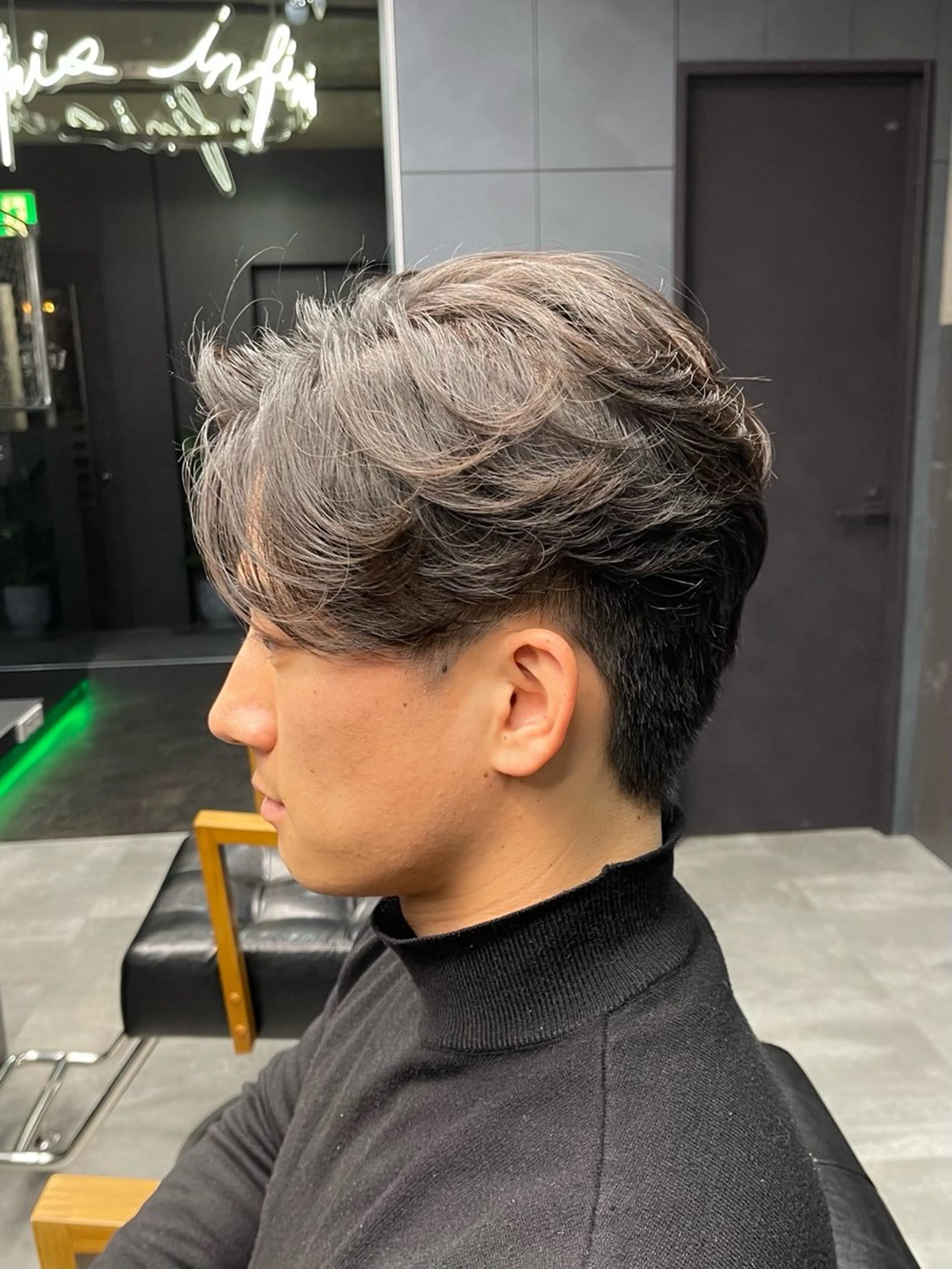 ミディアム メンズ 外国人風カラー かずき 💈毛流れ💈のヘアスタイル