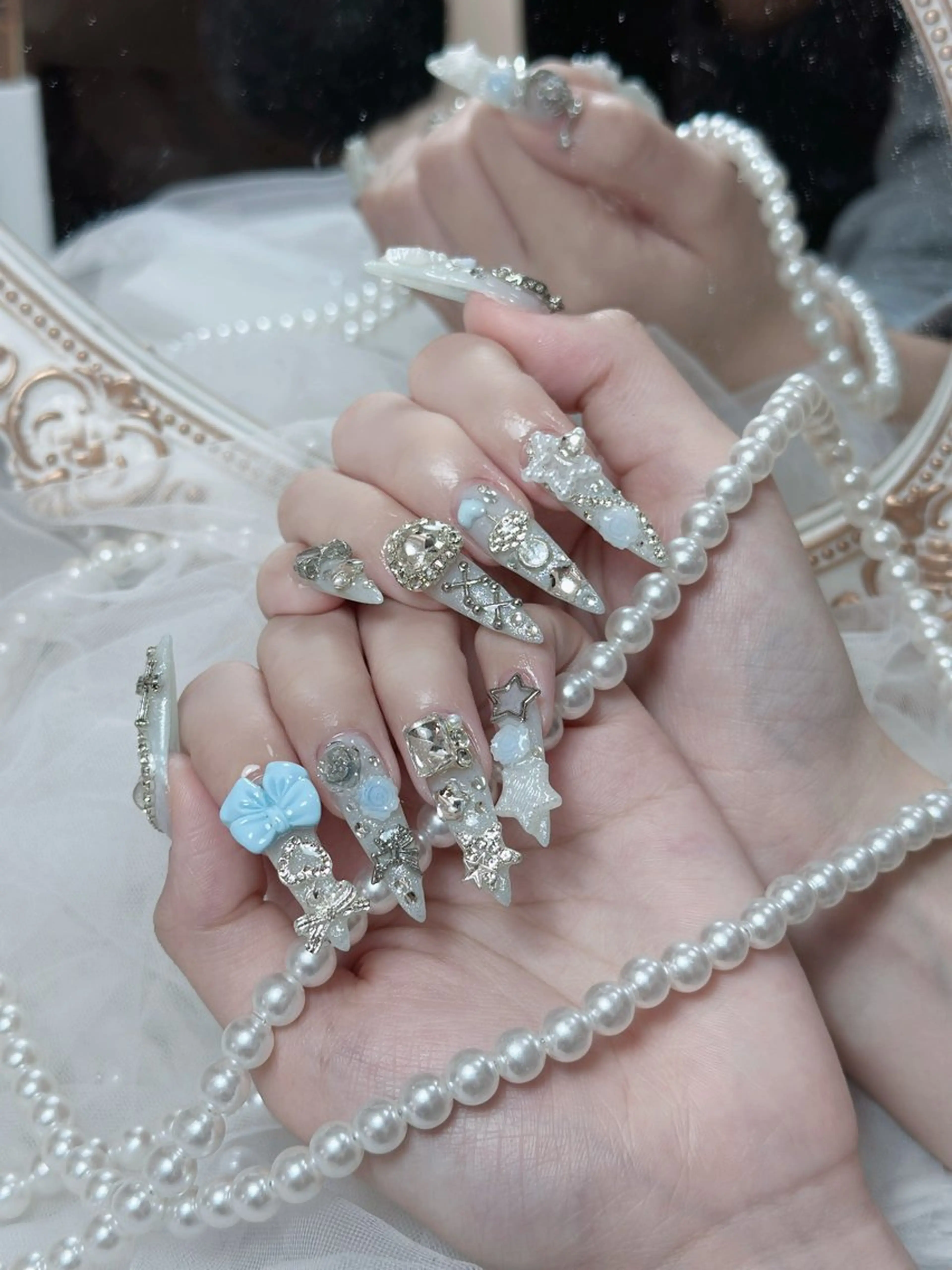 ネイル オーロラネイル ボルドー ブラウン 氷ネイル・うるうるネイル キラキラネイル ハンドネイル Julli NailStudioのネイルデザイン