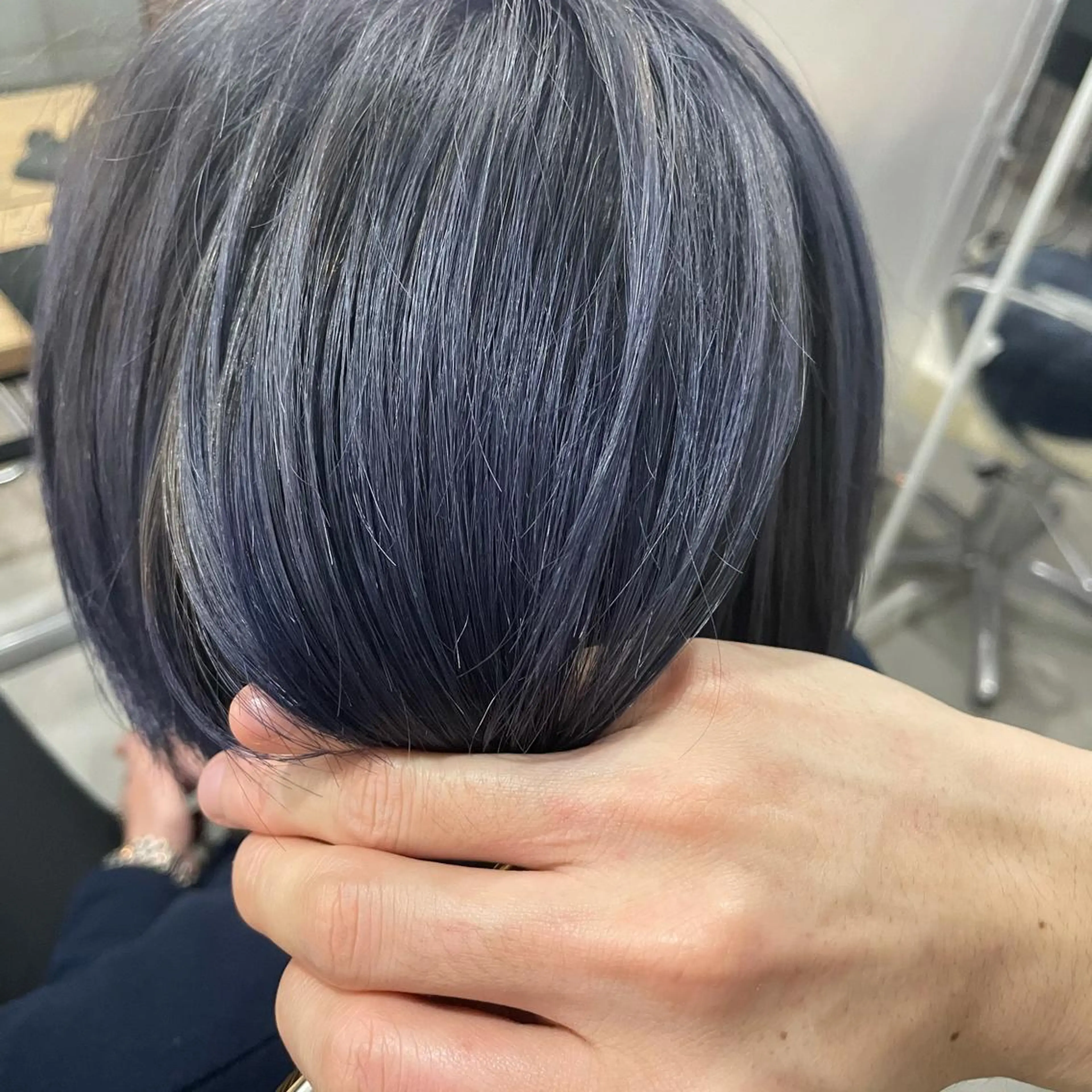 ミディアム カラー パーマ ヘアアレンジ メンズ キッズ ネイル マツエク・マツパ メンズブリーチ メンズインナーカラー メンズ韓国風 ブリーチ ケアブリーチ ヘアカラー トリートメント ヘアセット 切りっぱなしヘアボブ ミディアムヘアRYOのヘアスタイル