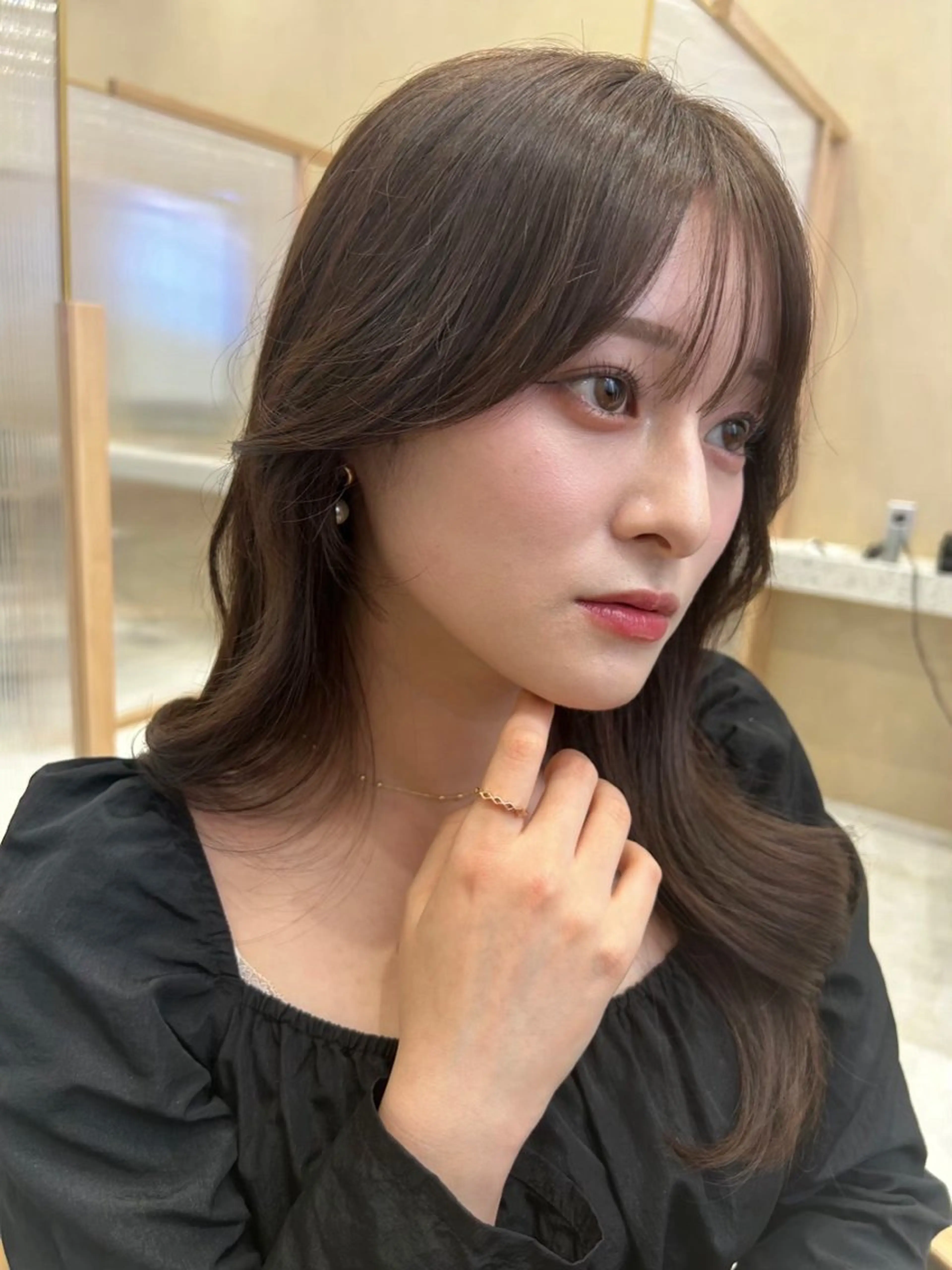 セミロング 韓国レイヤー透明感 カラーヨウスケのヘアスタイル