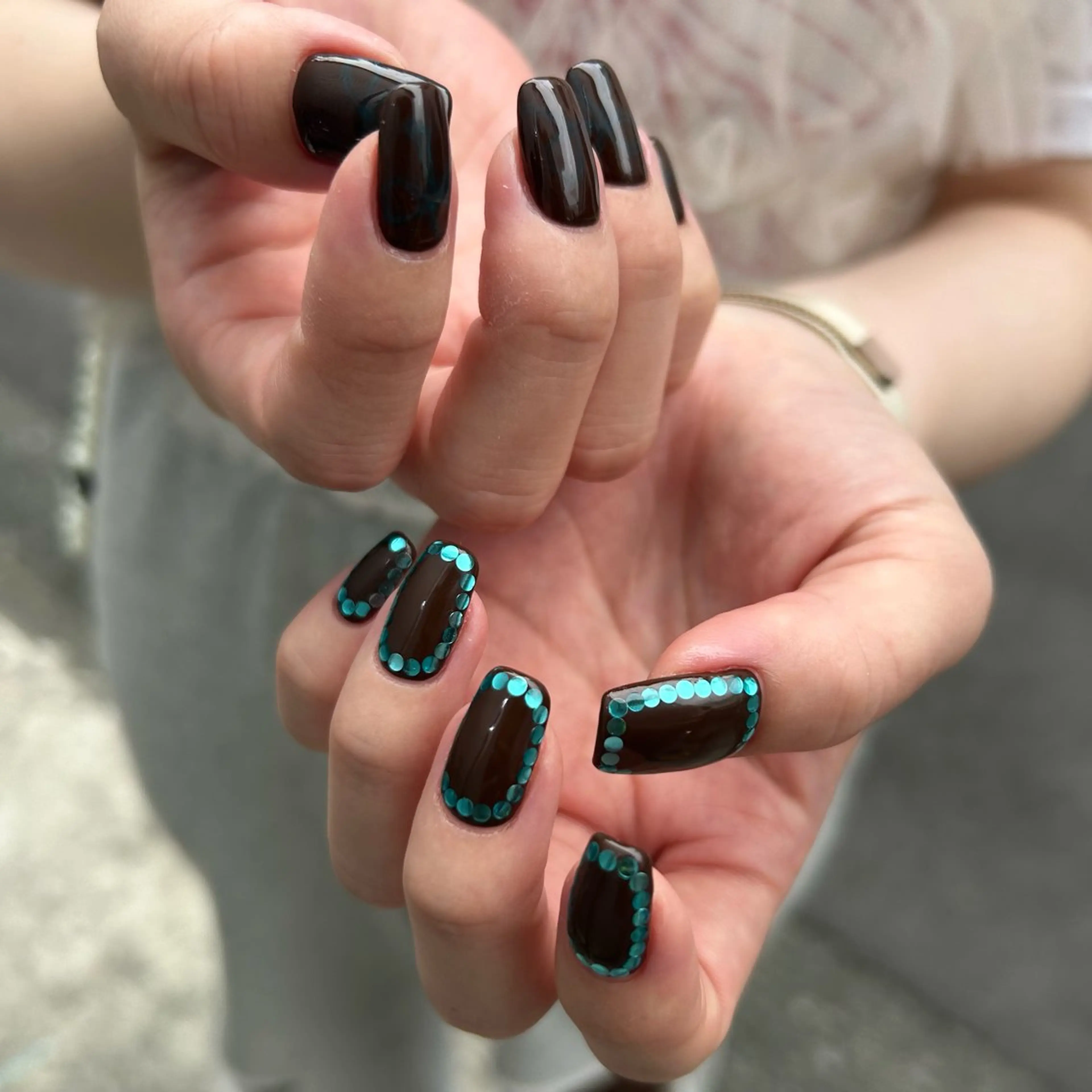 ネイル ホログラムネイル 持ち込み Yumi シンプルネイルのネイルデザイン