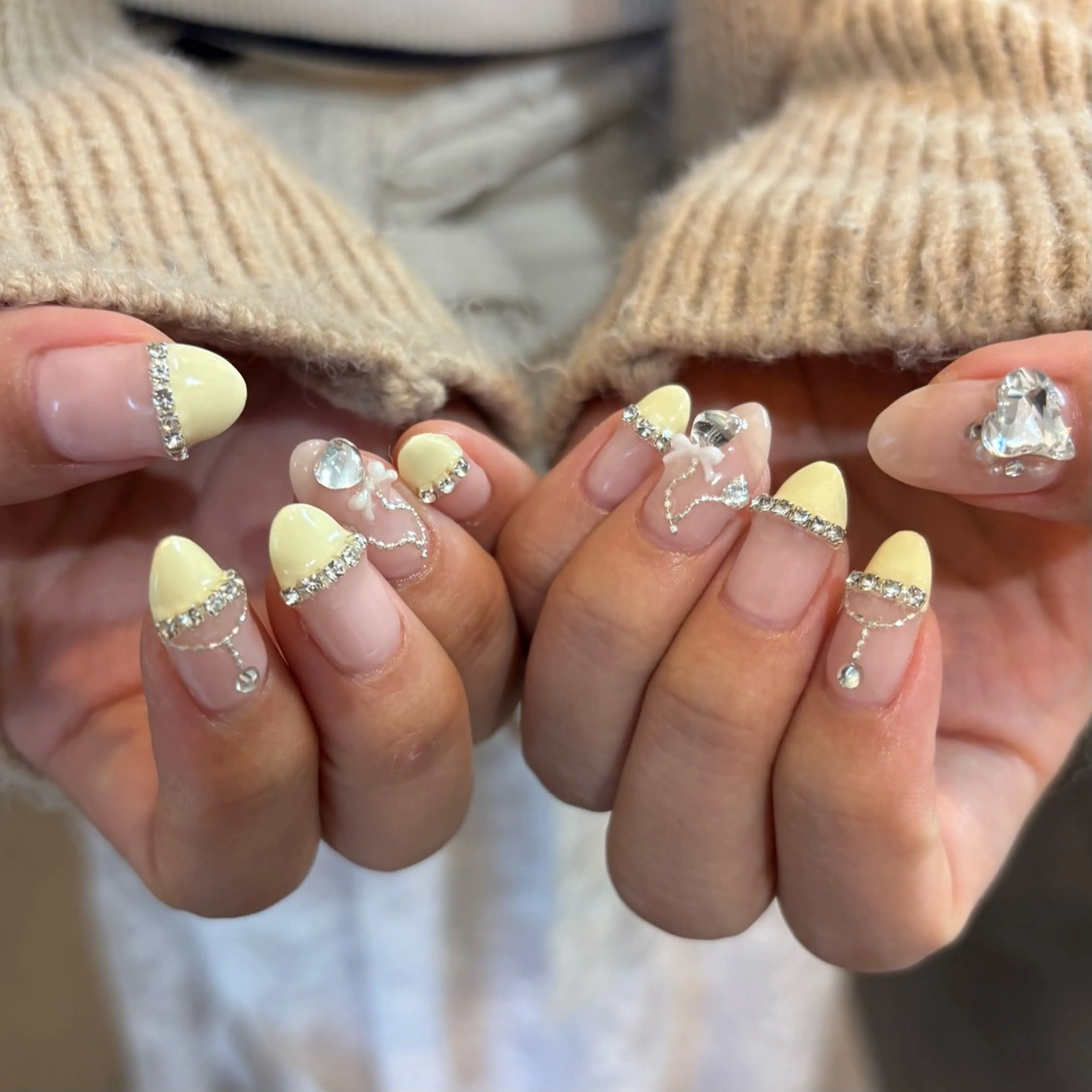 ミディアム ハンドネイル Lesest akariのネイルデザイン