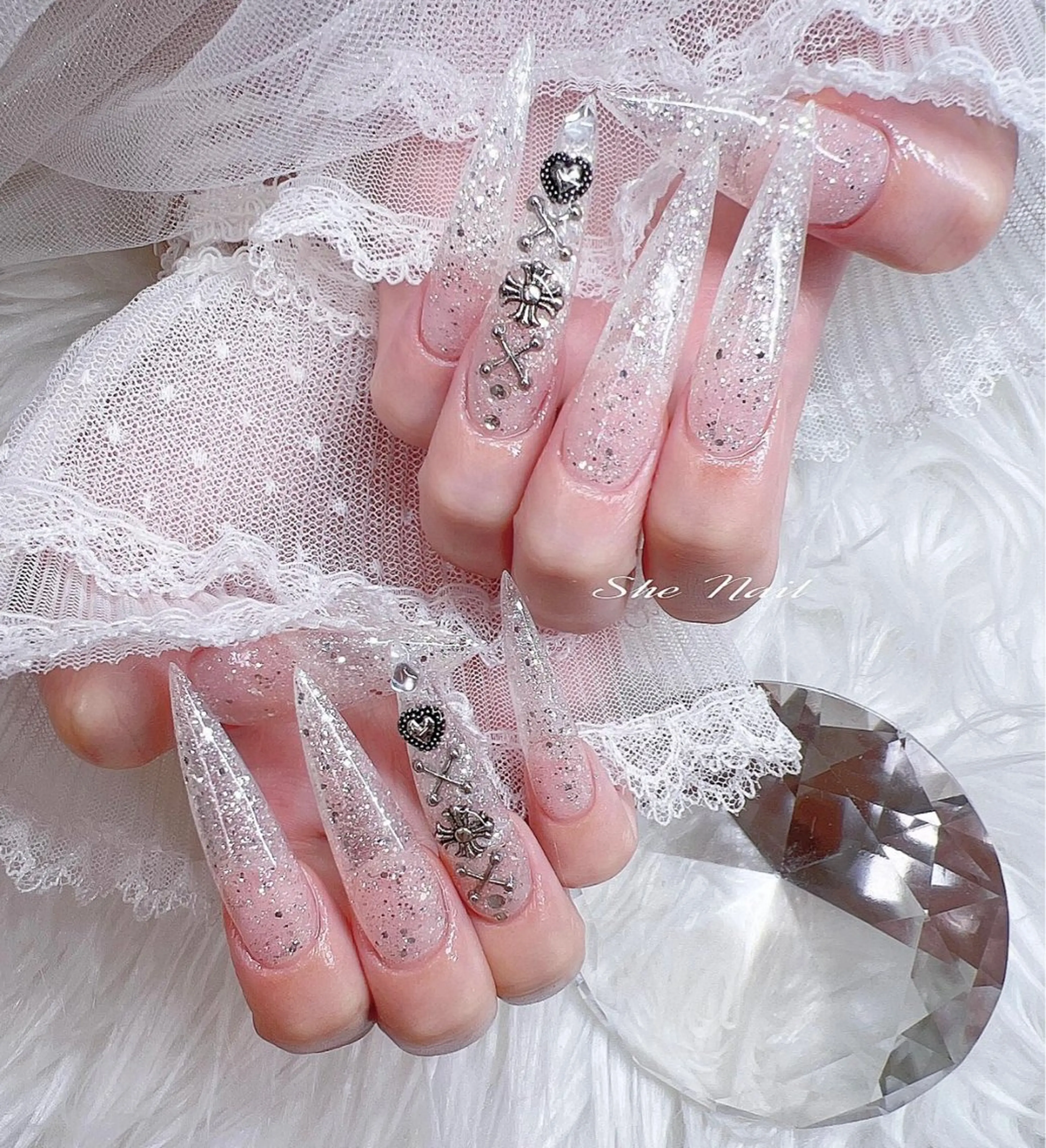 ネイル チークネイル 長さ出し フレンチネイル ガラスフレンチ キラキラネイル ISA_ BELLAのネイルデザイン