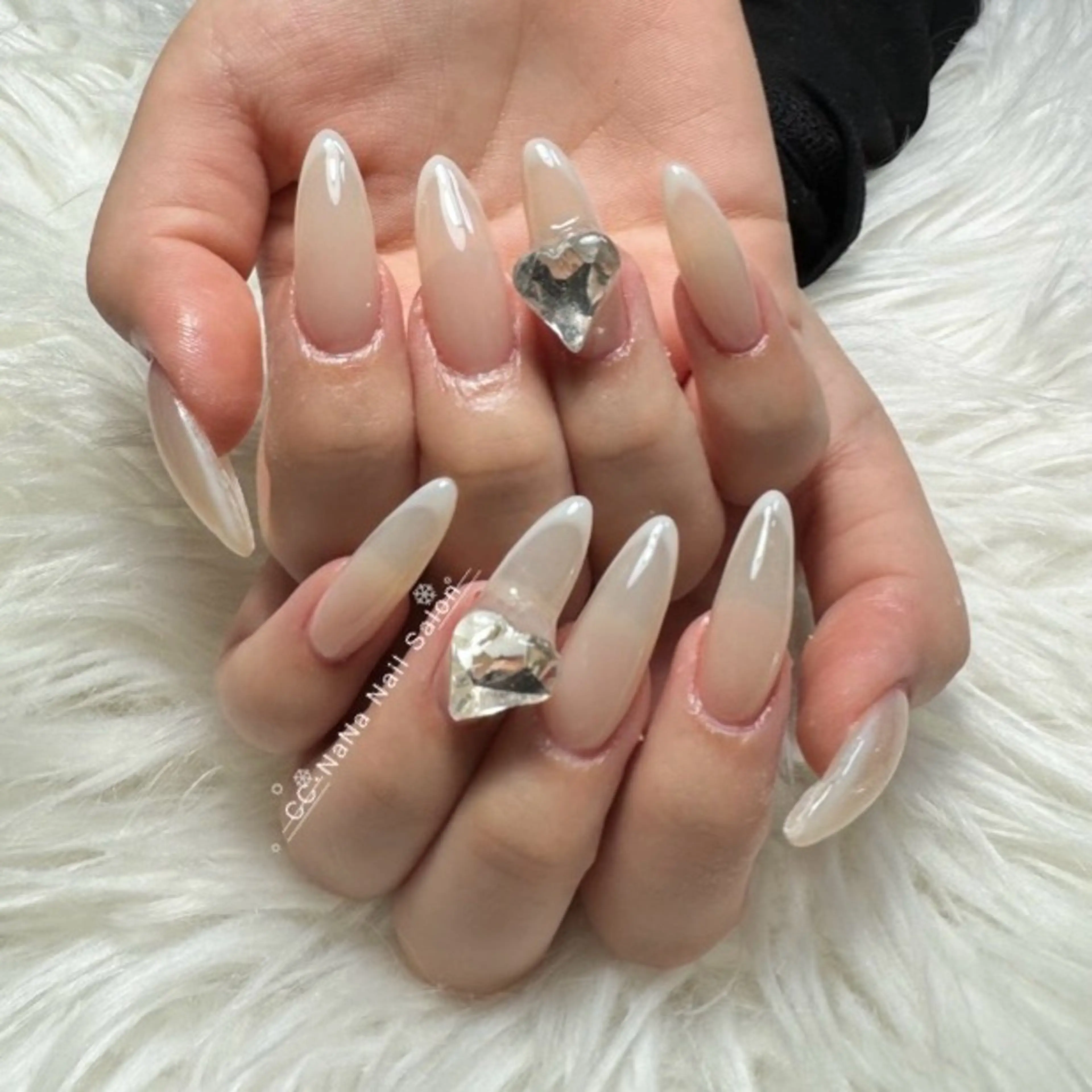 ネイル ハンドネイル 💎CC・NaNa 韓国風ネイル🌙Cのネイルデザイン