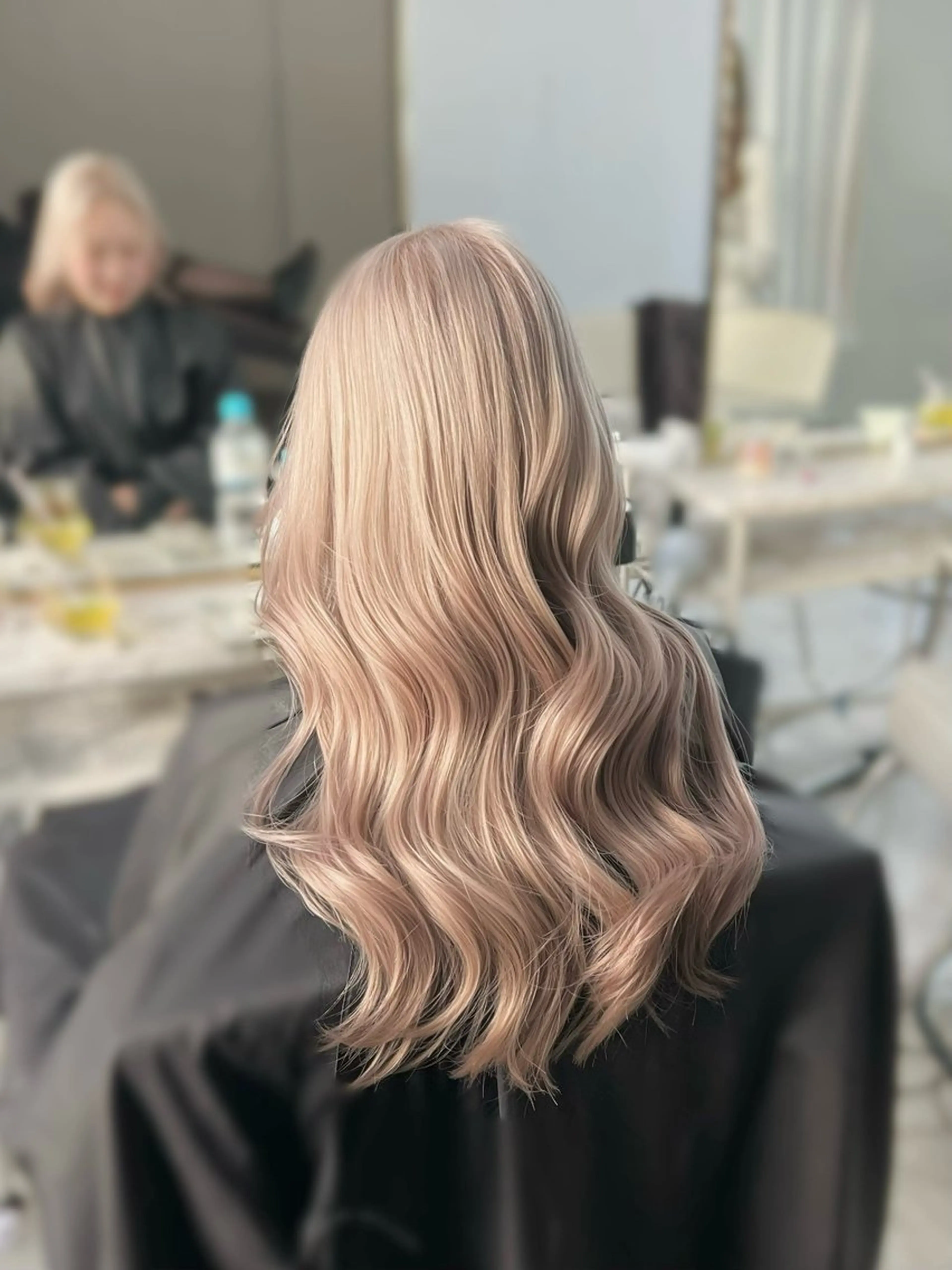 ミディアム カラー カット ヘアカラー トリートメント ヘアセット 🫧艶ダブルカラー ブリーチ🫧トモヤのヘアスタイル