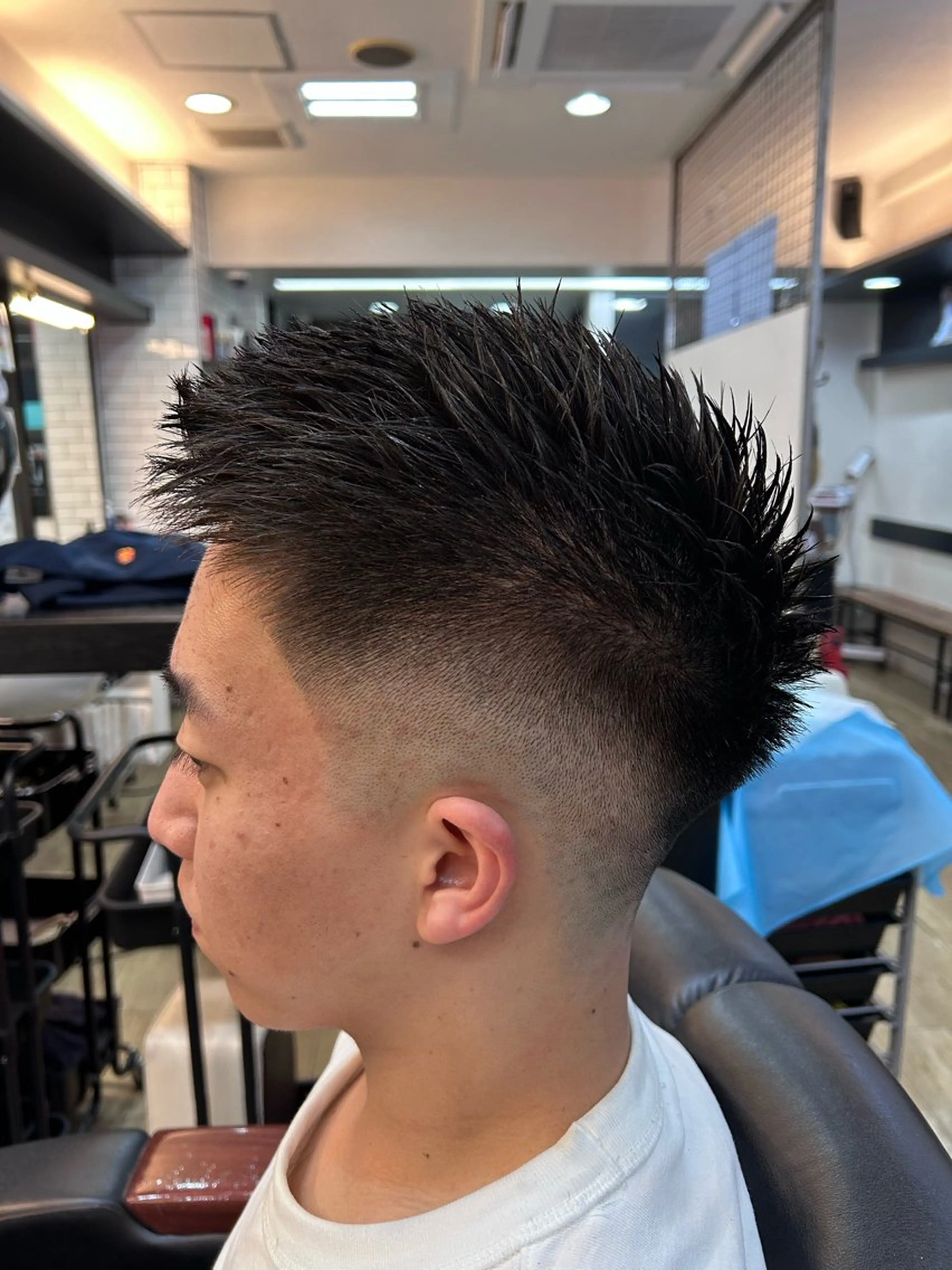 メンズ フェードカット モヒカン スキンフェード カット 池部 宥伎のヘアスタイル