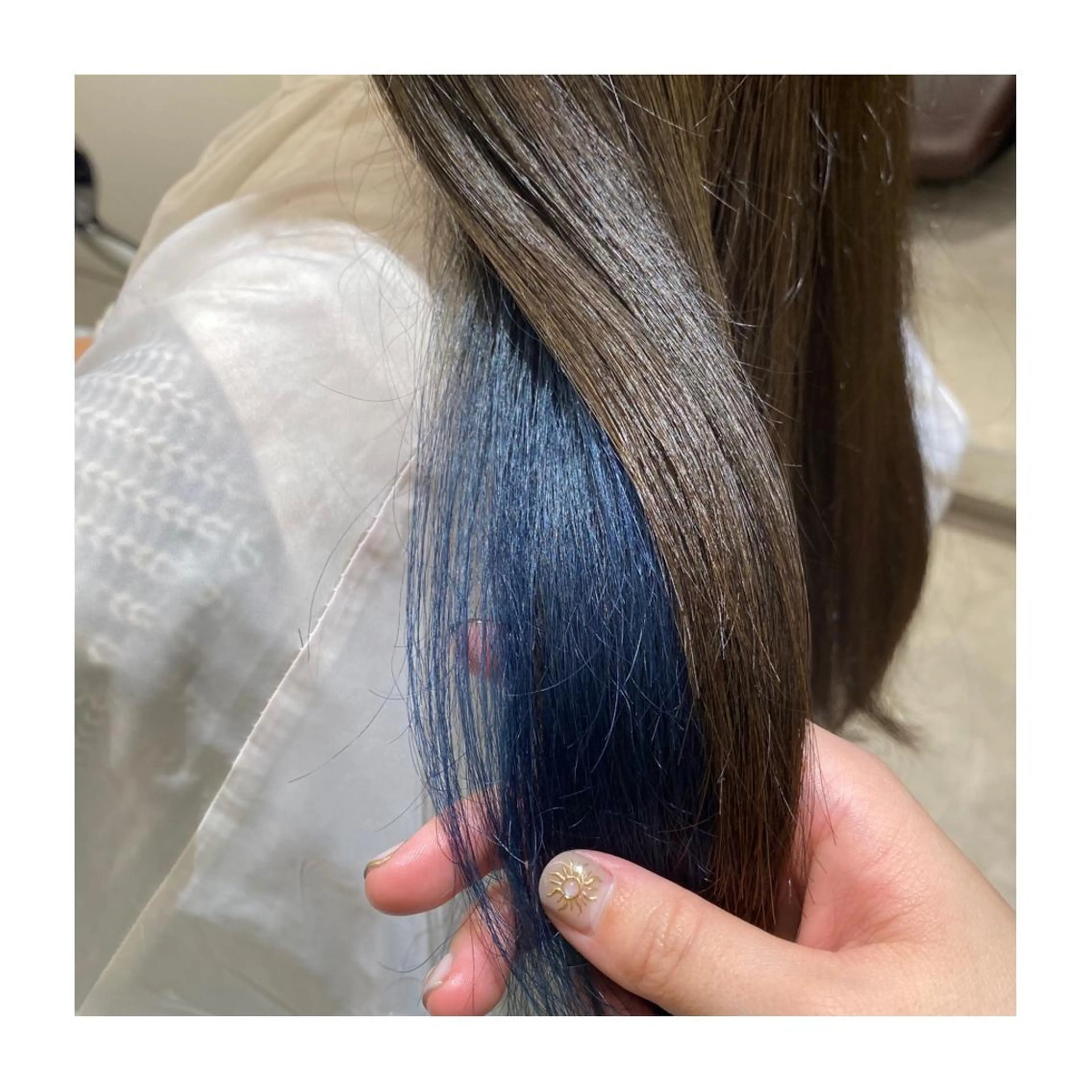 ロング カラー ヘアアレンジ アッシュ アッシュブラウン ブルーカラー ブラウンカラー トリートメント 小國 綾かのヘアスタイル